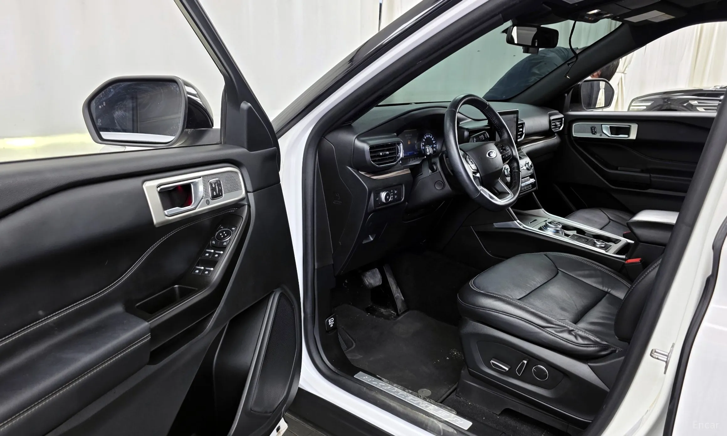 Ford Explorer 6th Generation превью 10