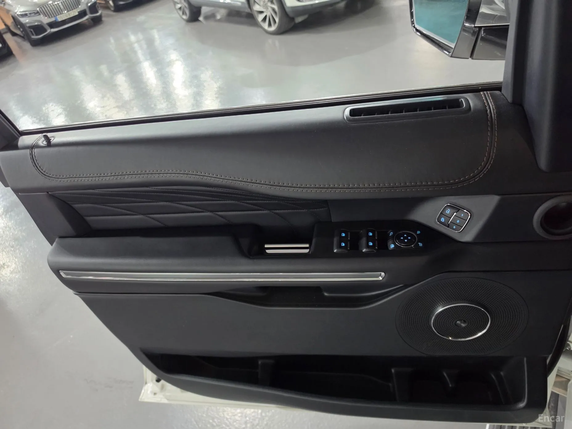 Ford Expedition превью 17