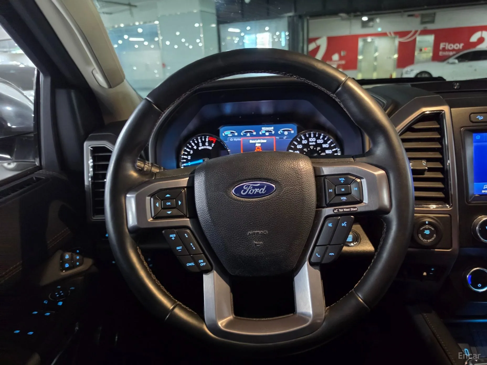 Ford Expedition превью 18
