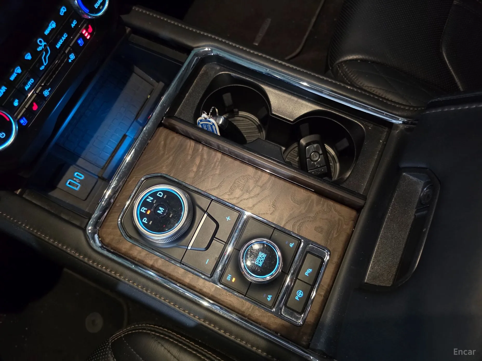 Ford Expedition превью 20
