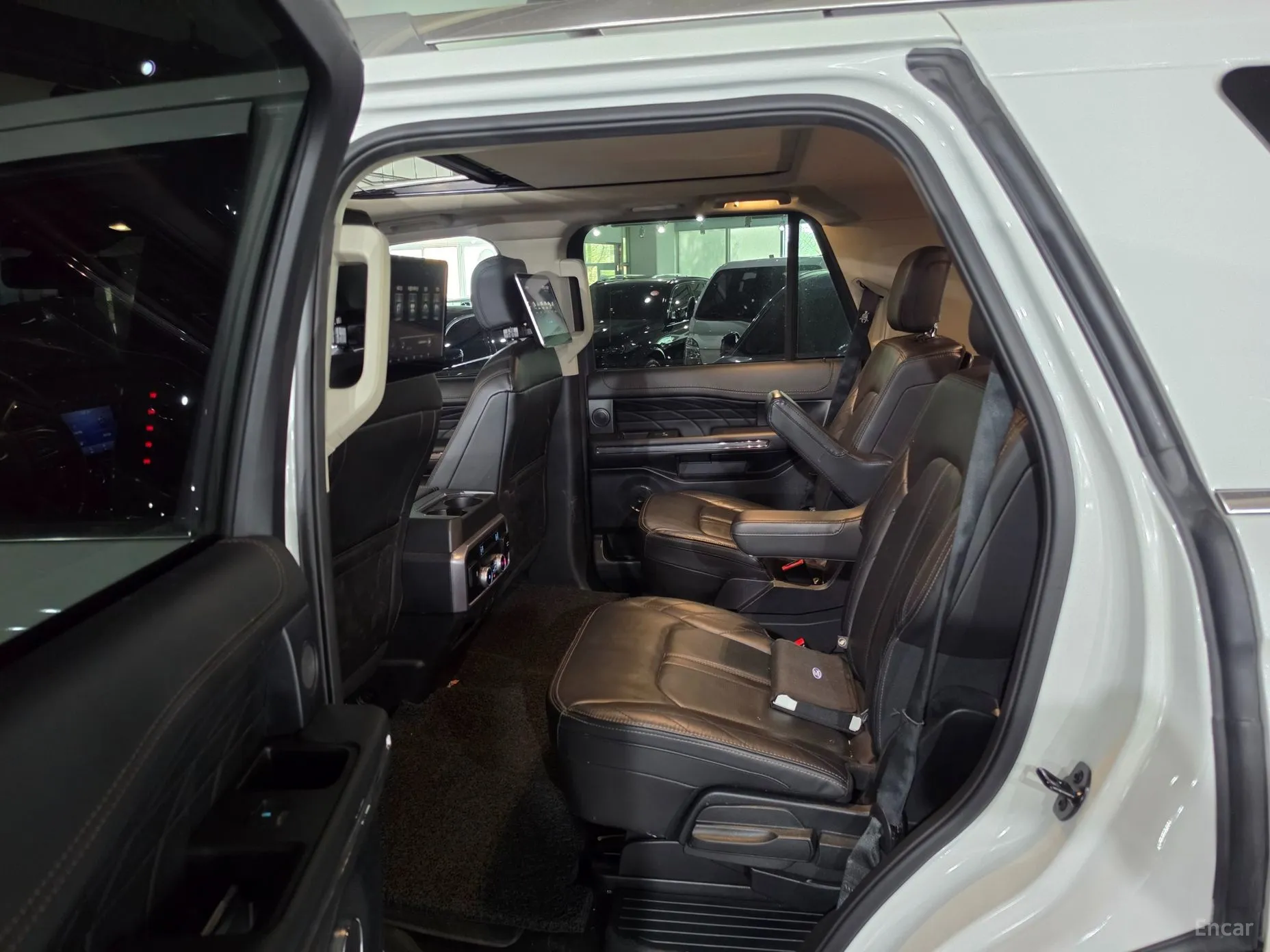 Ford Expedition превью 8