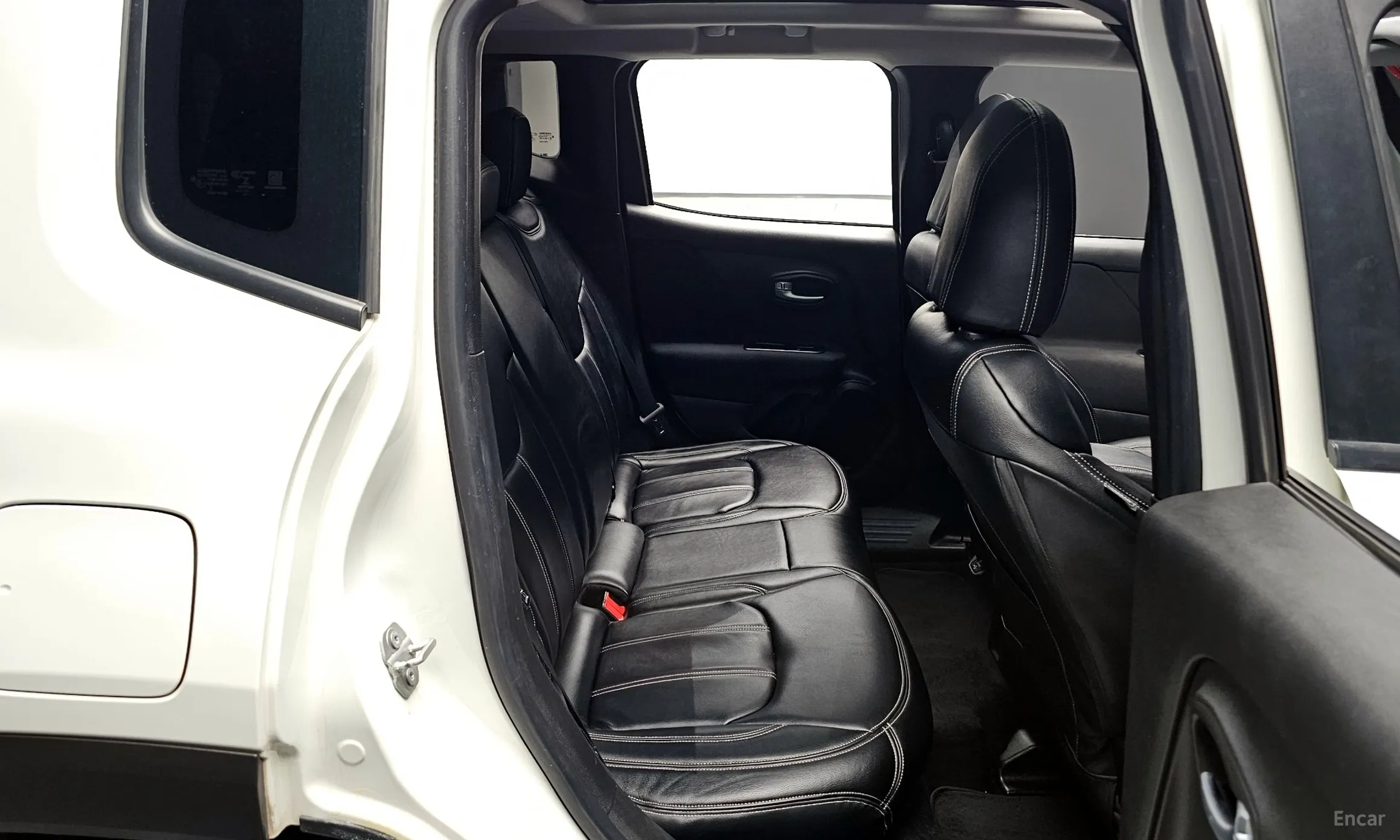 Jeep Renegade превью 11