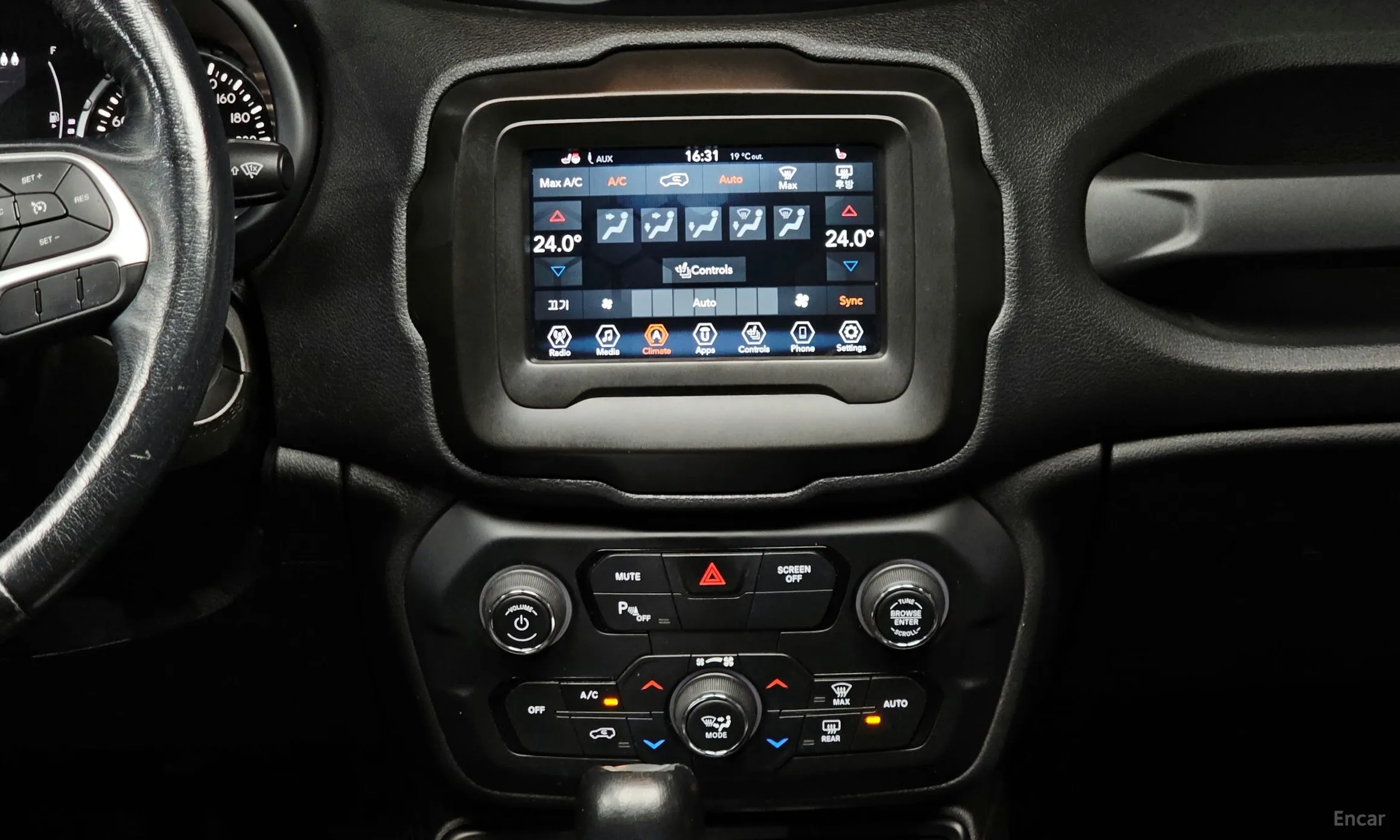 Jeep Renegade превью 14