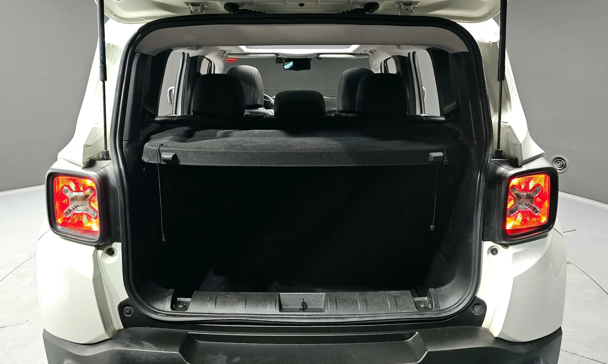Jeep Renegade превью 20