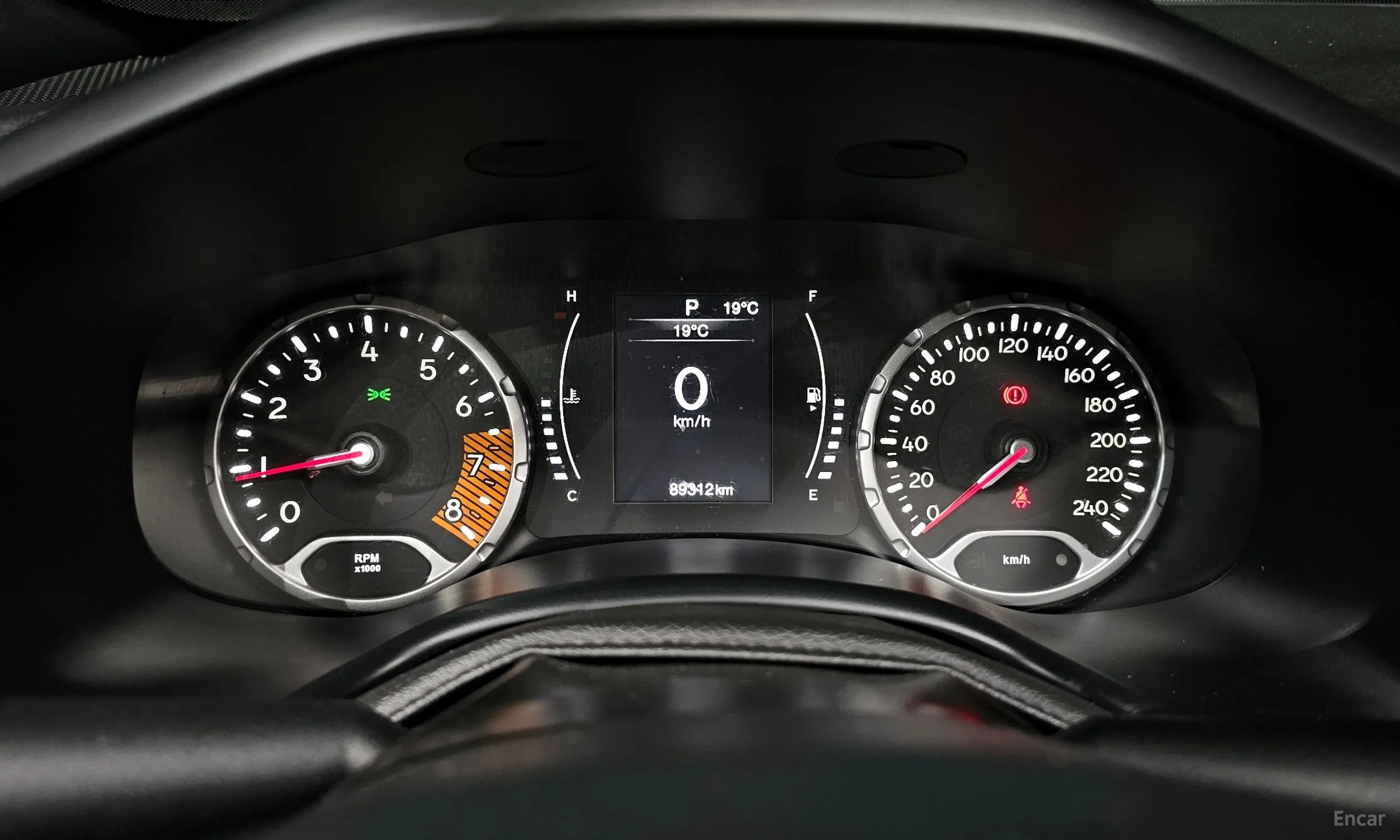 Jeep Renegade превью 8