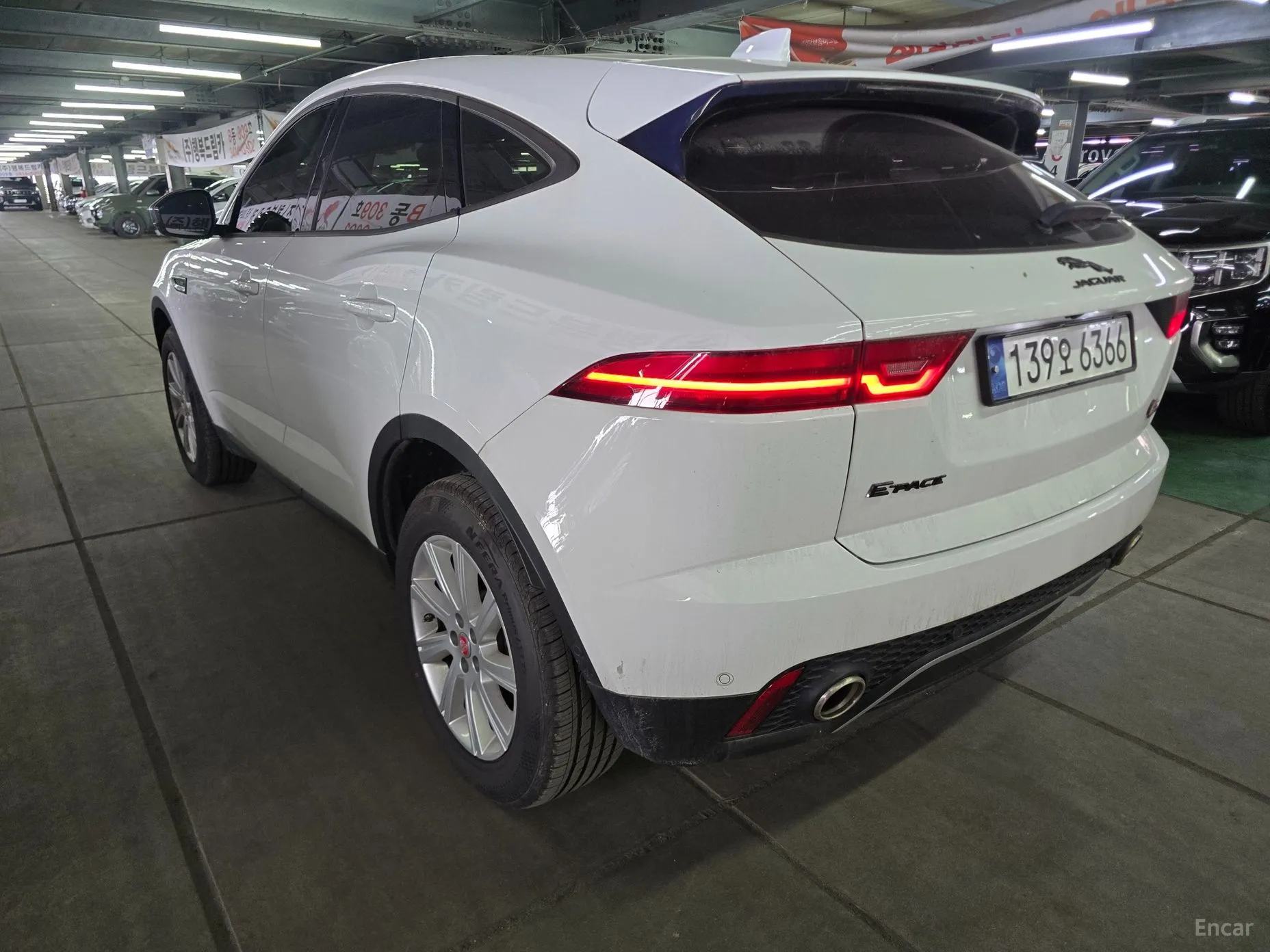 Jaguar E-PACE превью 4