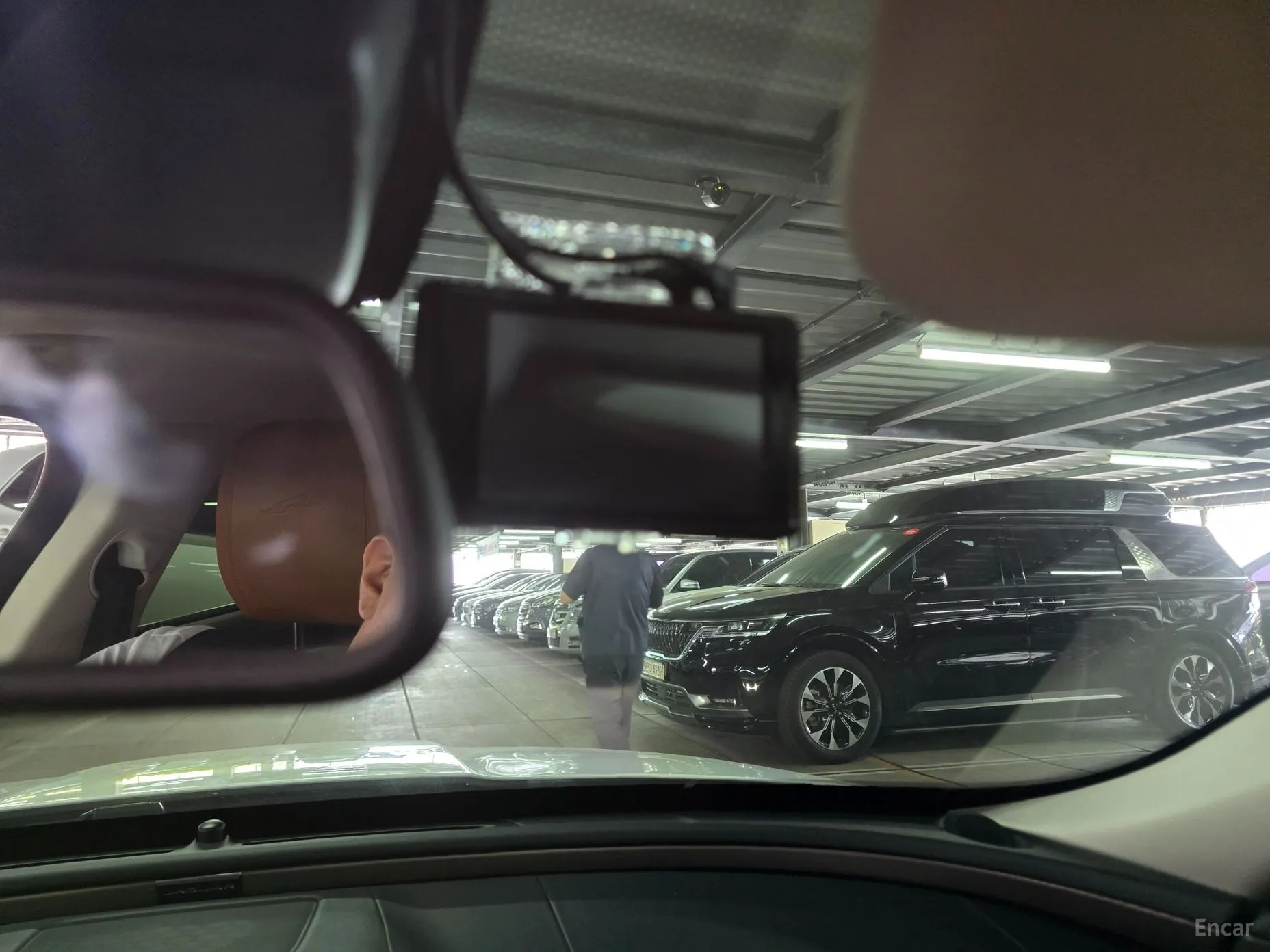 Jaguar XE превью 10