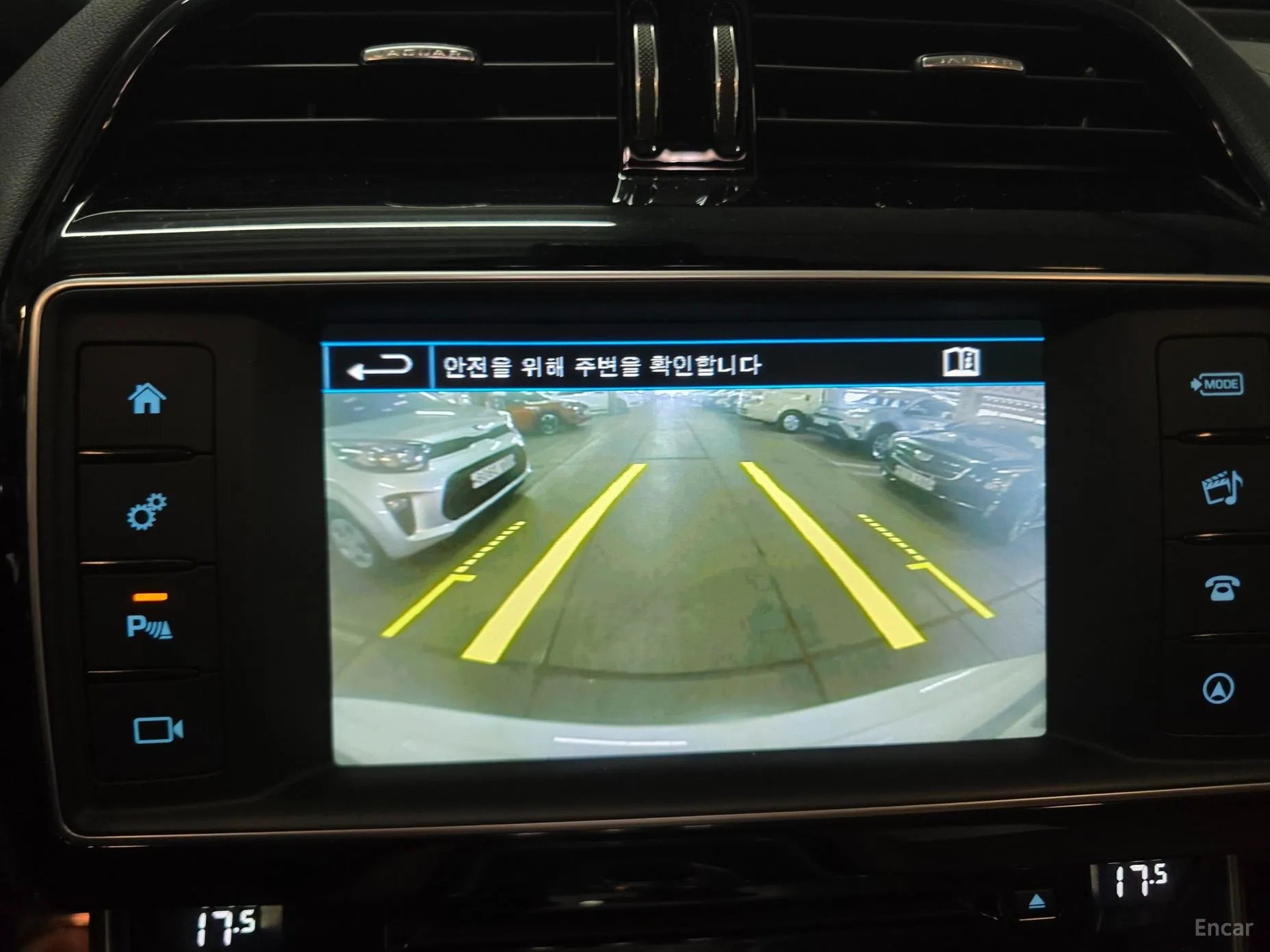 Jaguar XE превью 13