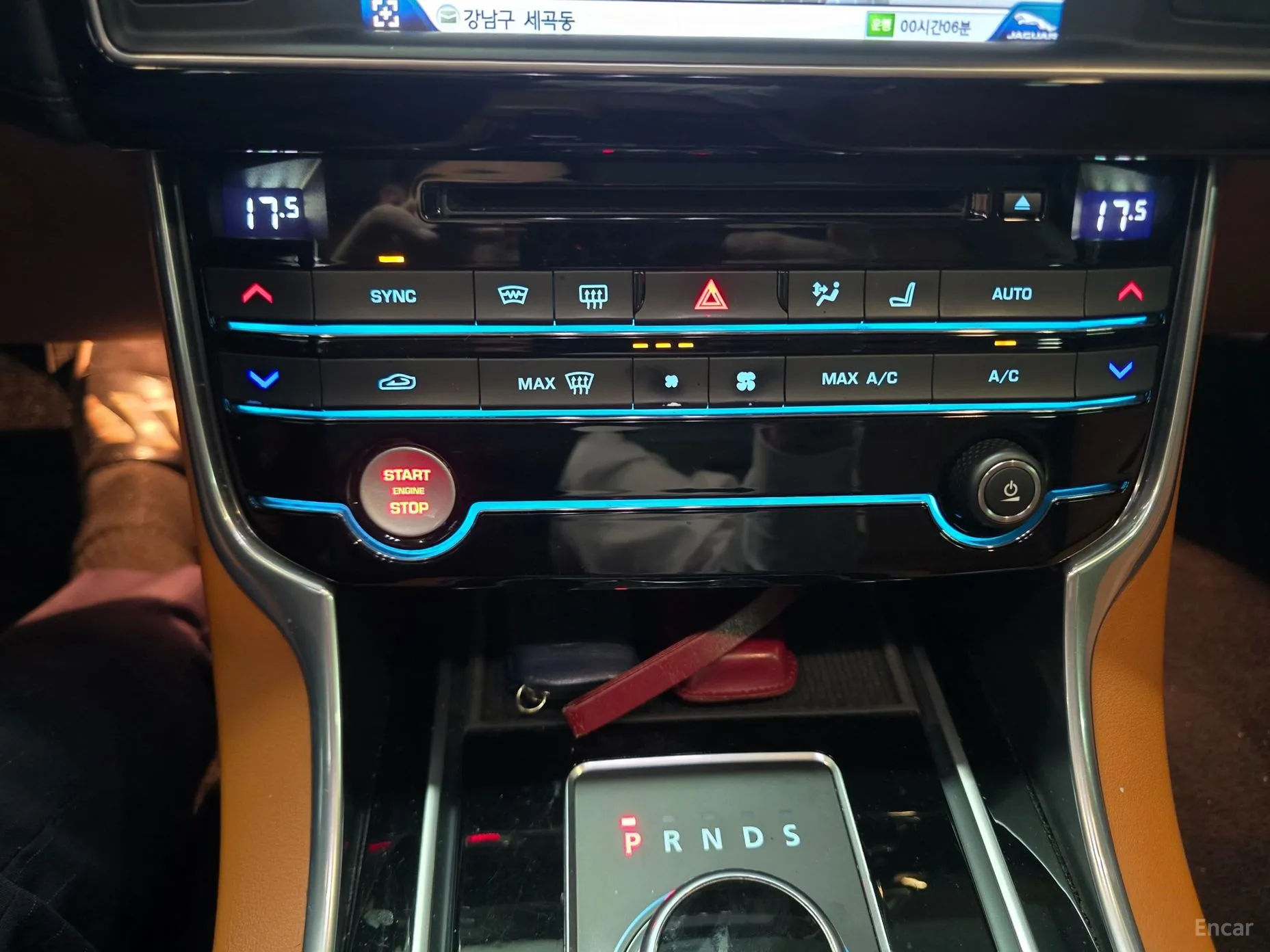 Jaguar XE превью 14