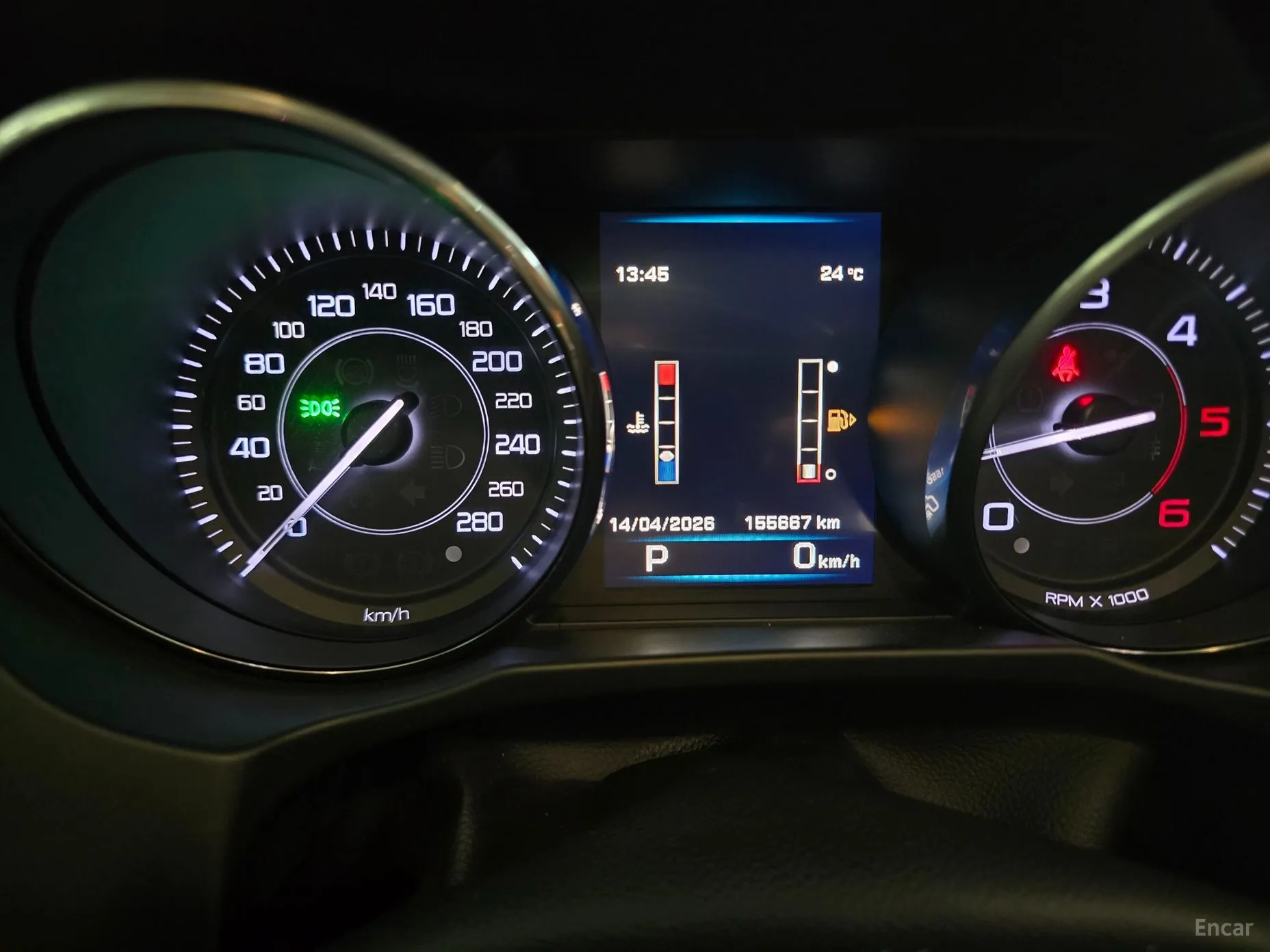 Jaguar XE превью 17