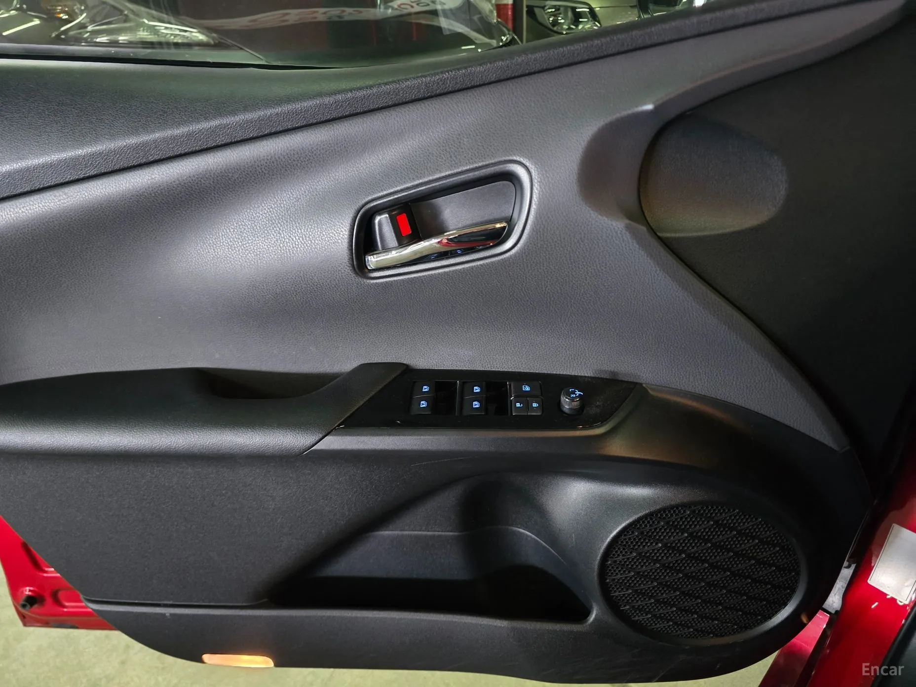 Toyota Prius 4th Generation превью 14