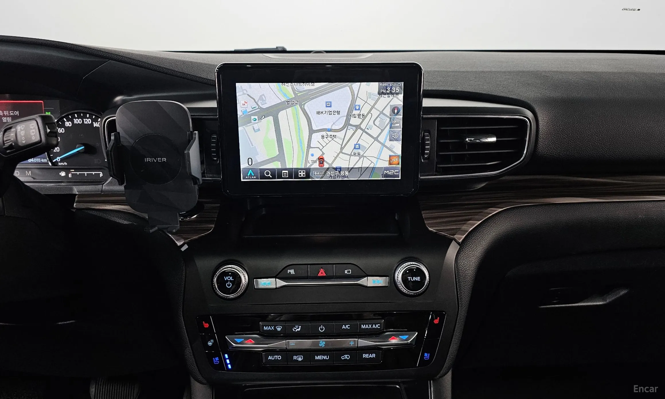 Ford Explorer 6th Generation превью 13