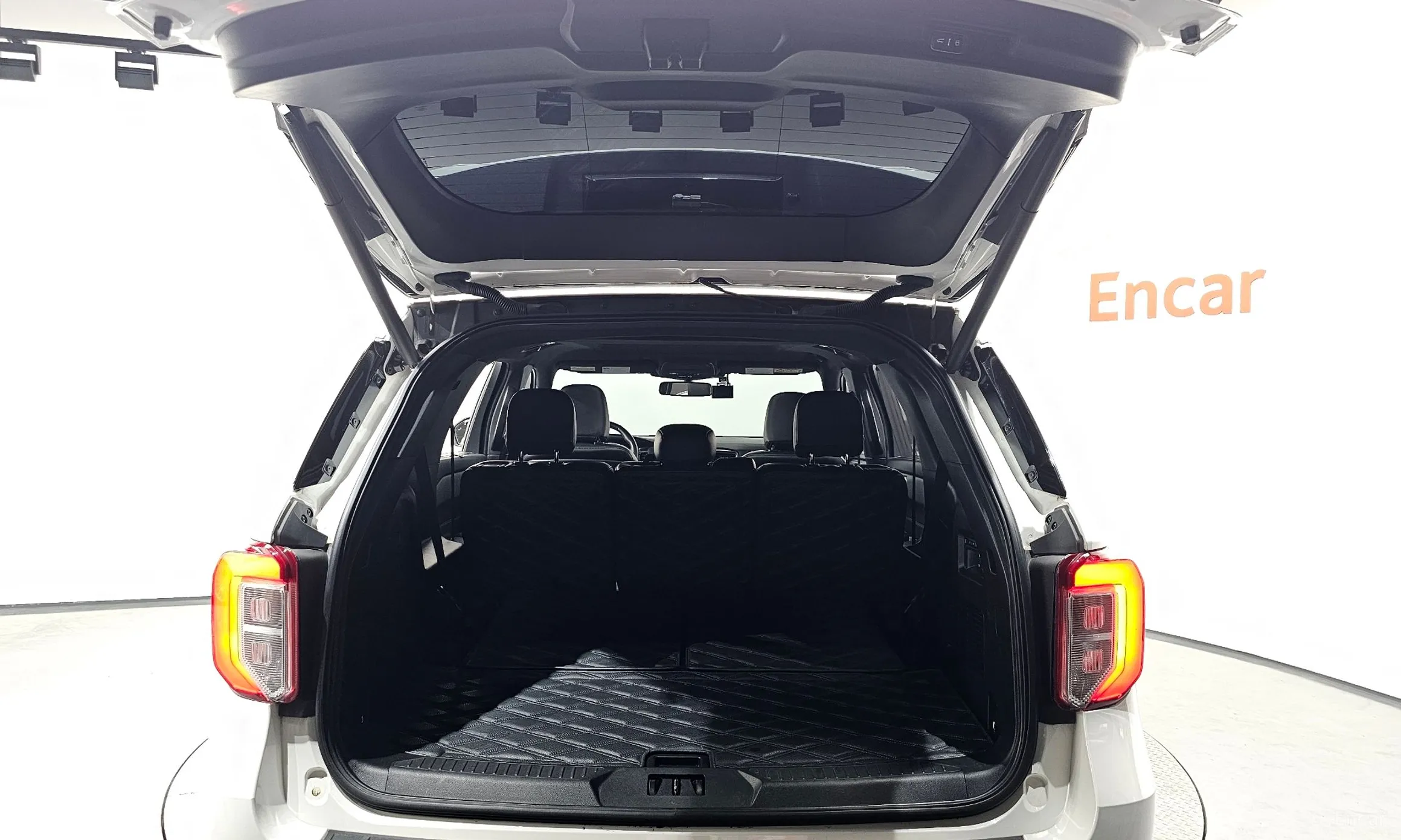 Ford Explorer 6th Generation превью 20