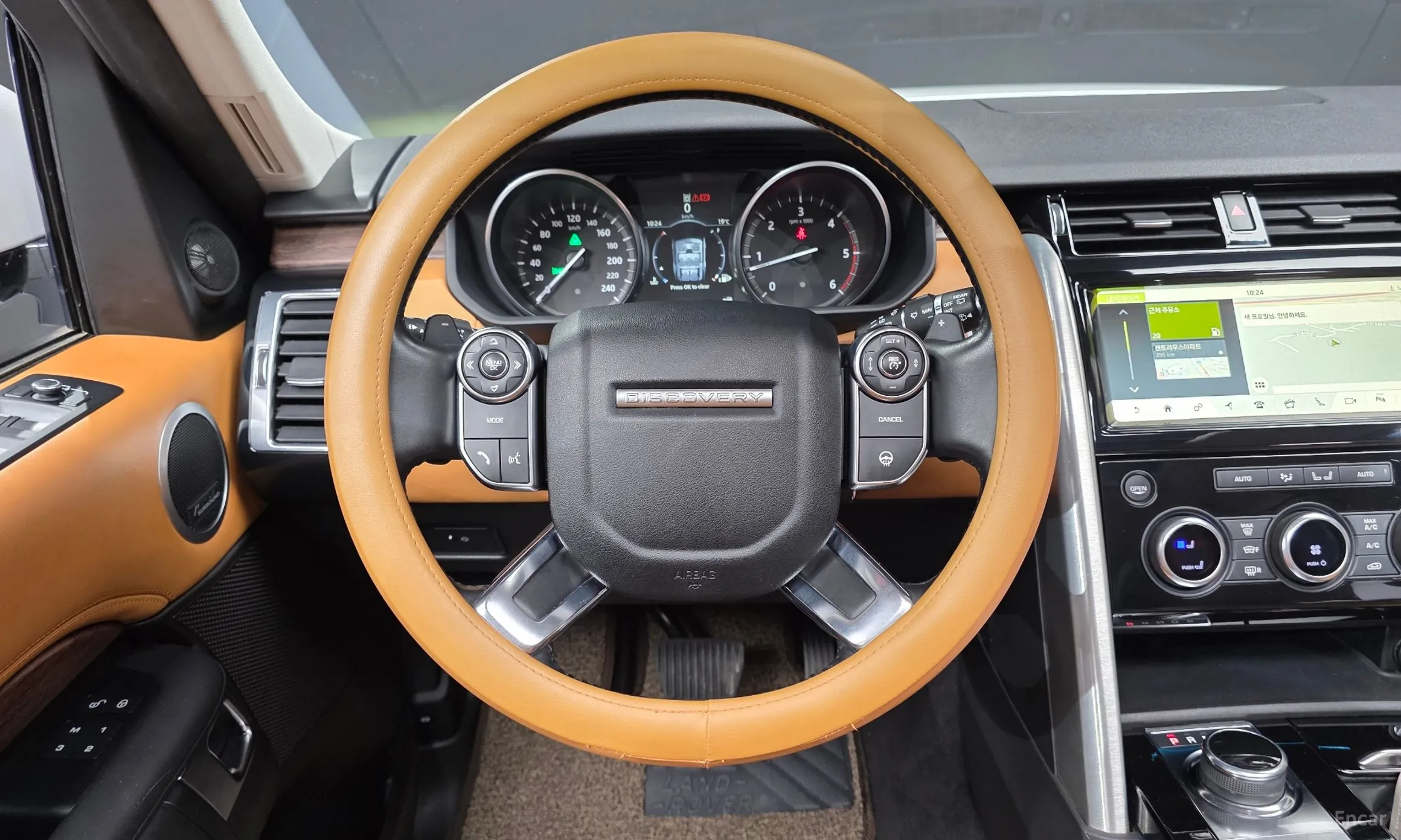 Land Rover Discovery 5 превью 13