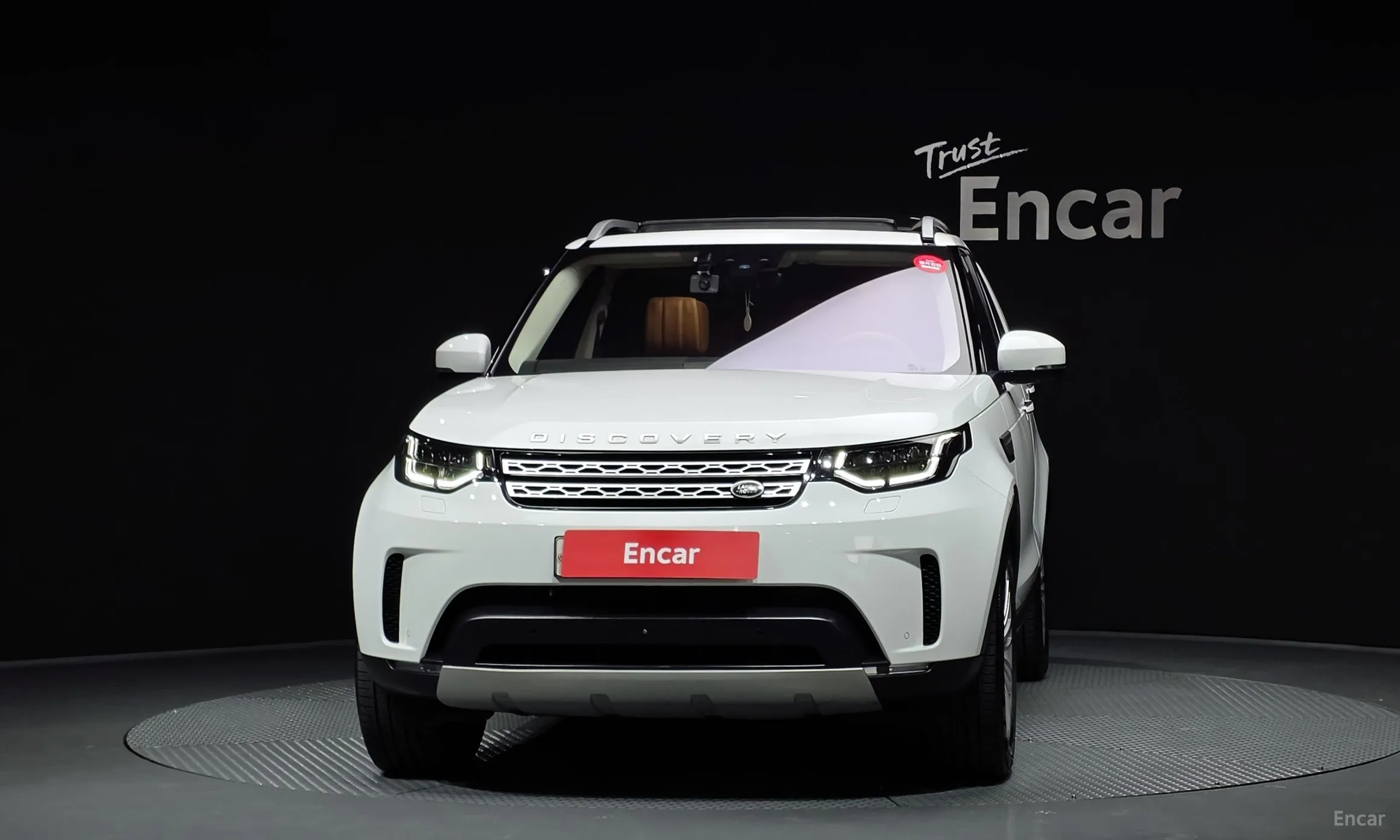 Land Rover Discovery 5 превью 3