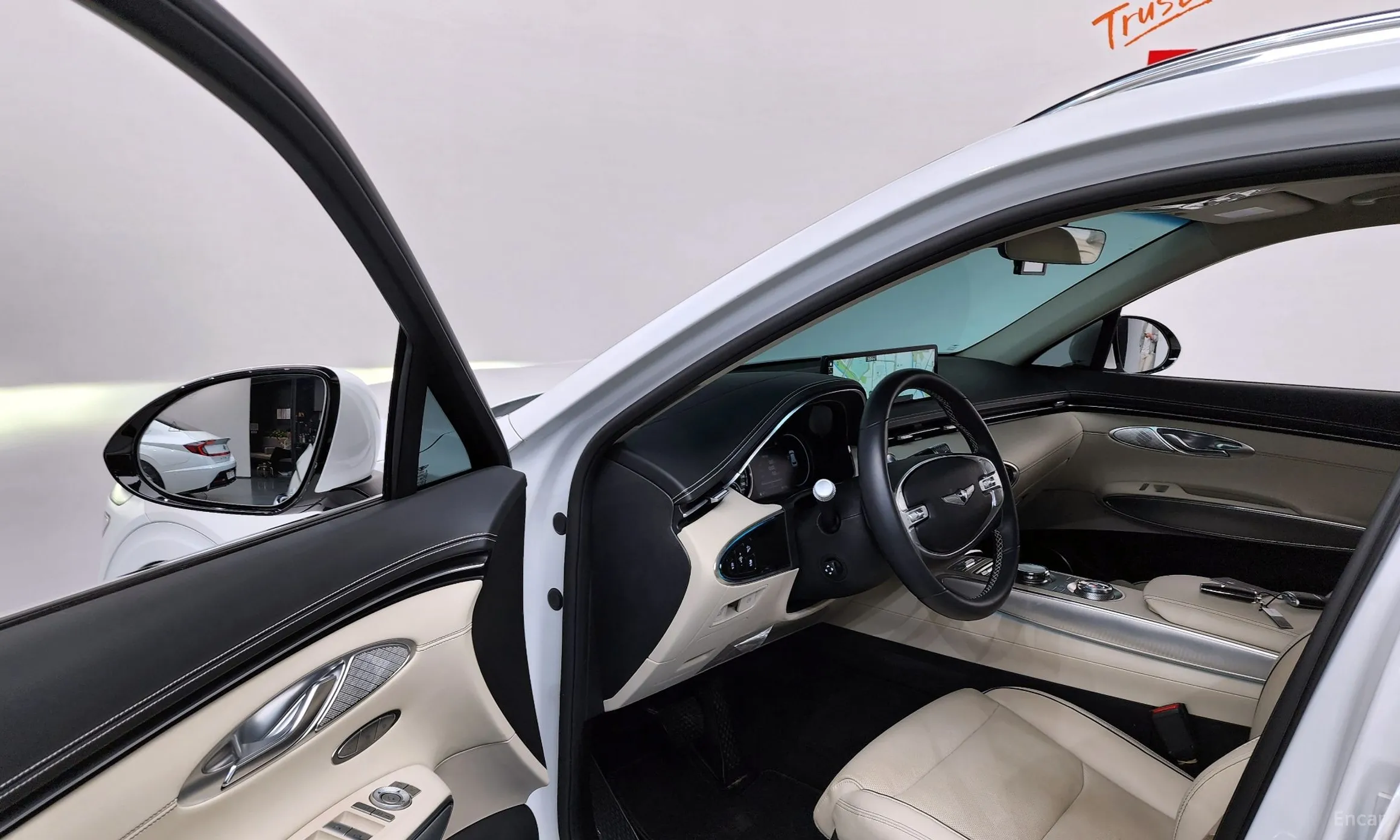 Genesis GV70 превью 10