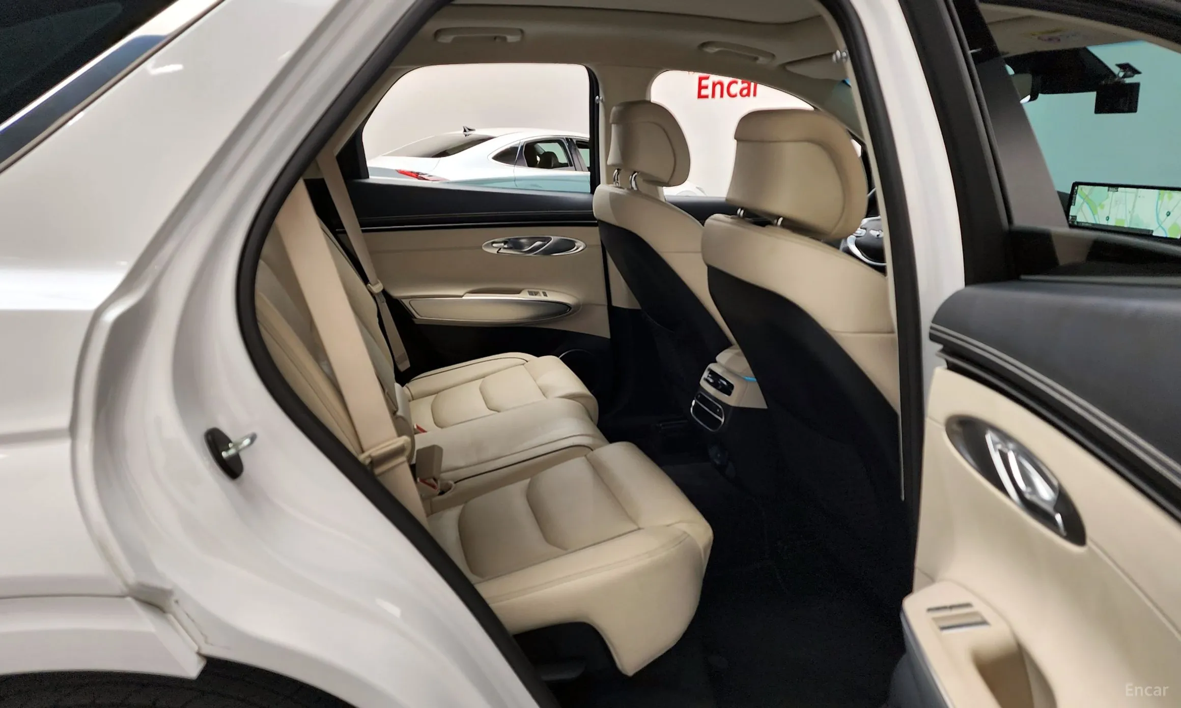 Genesis GV70 превью 11