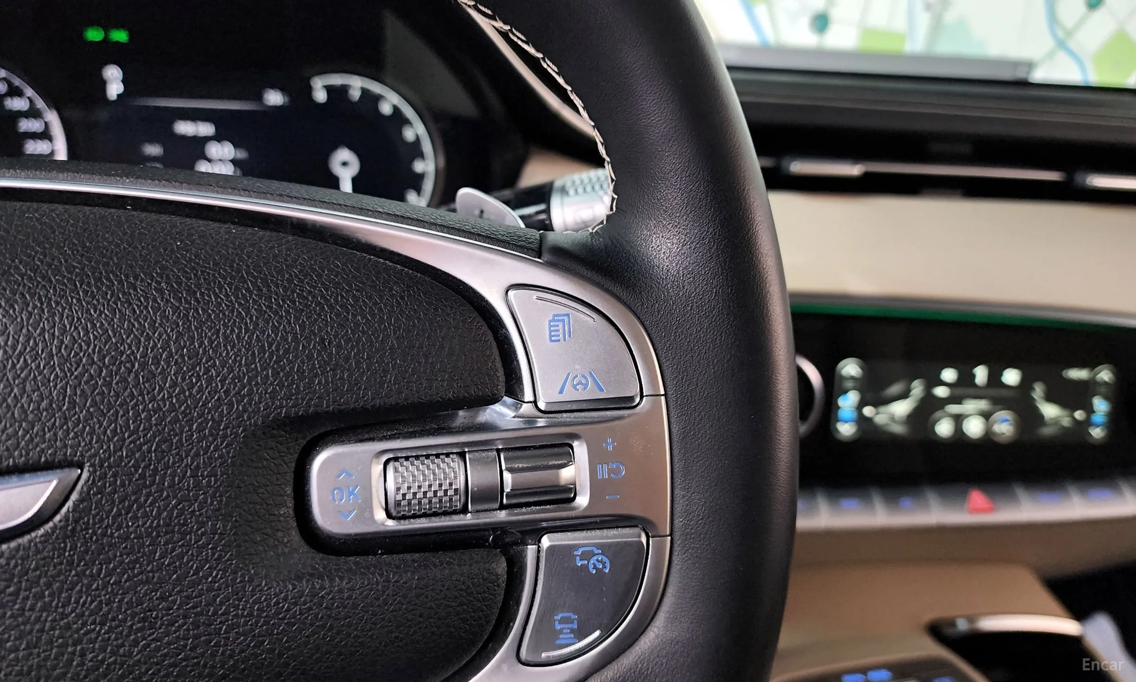 Genesis GV70 превью 16