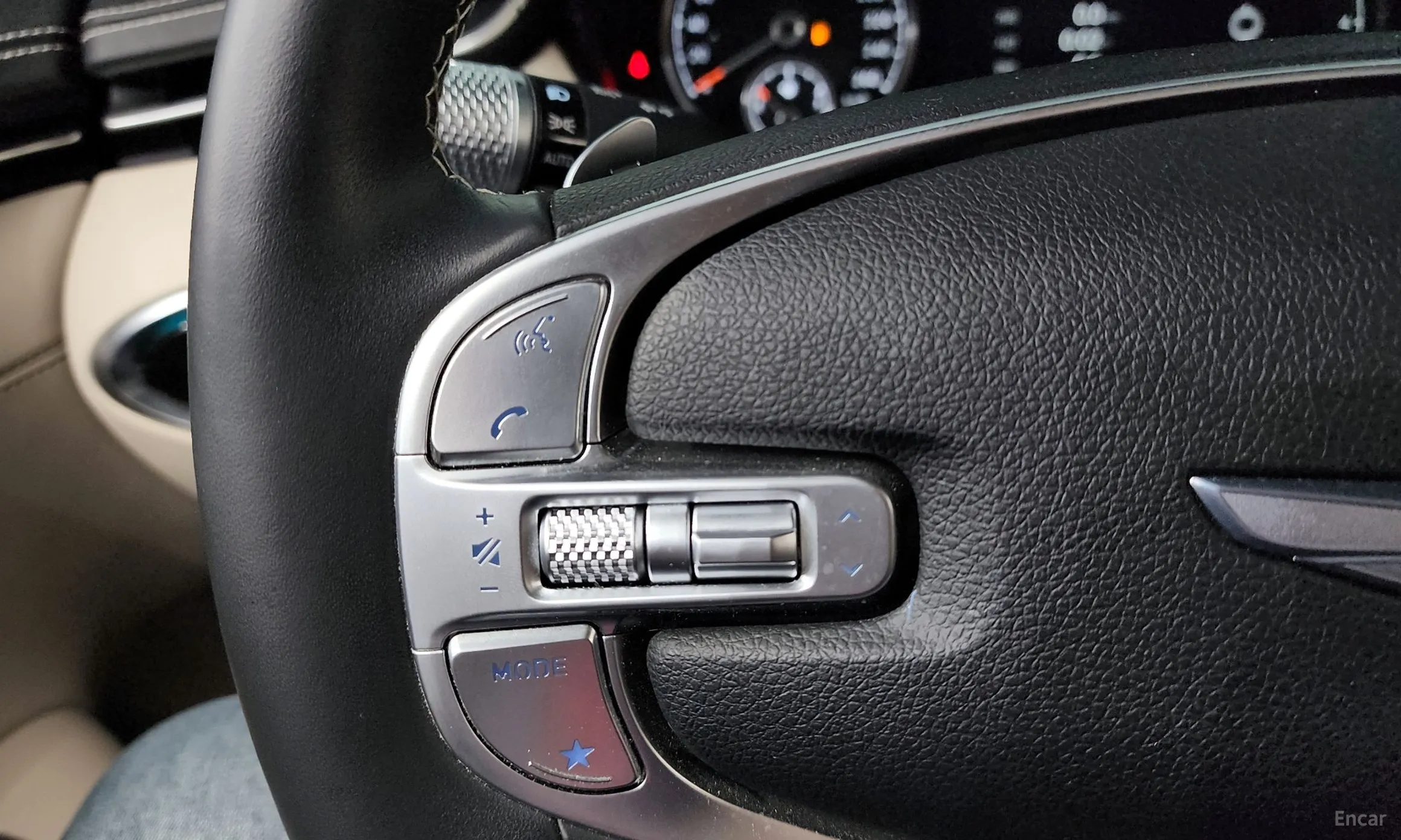 Genesis GV70 превью 17