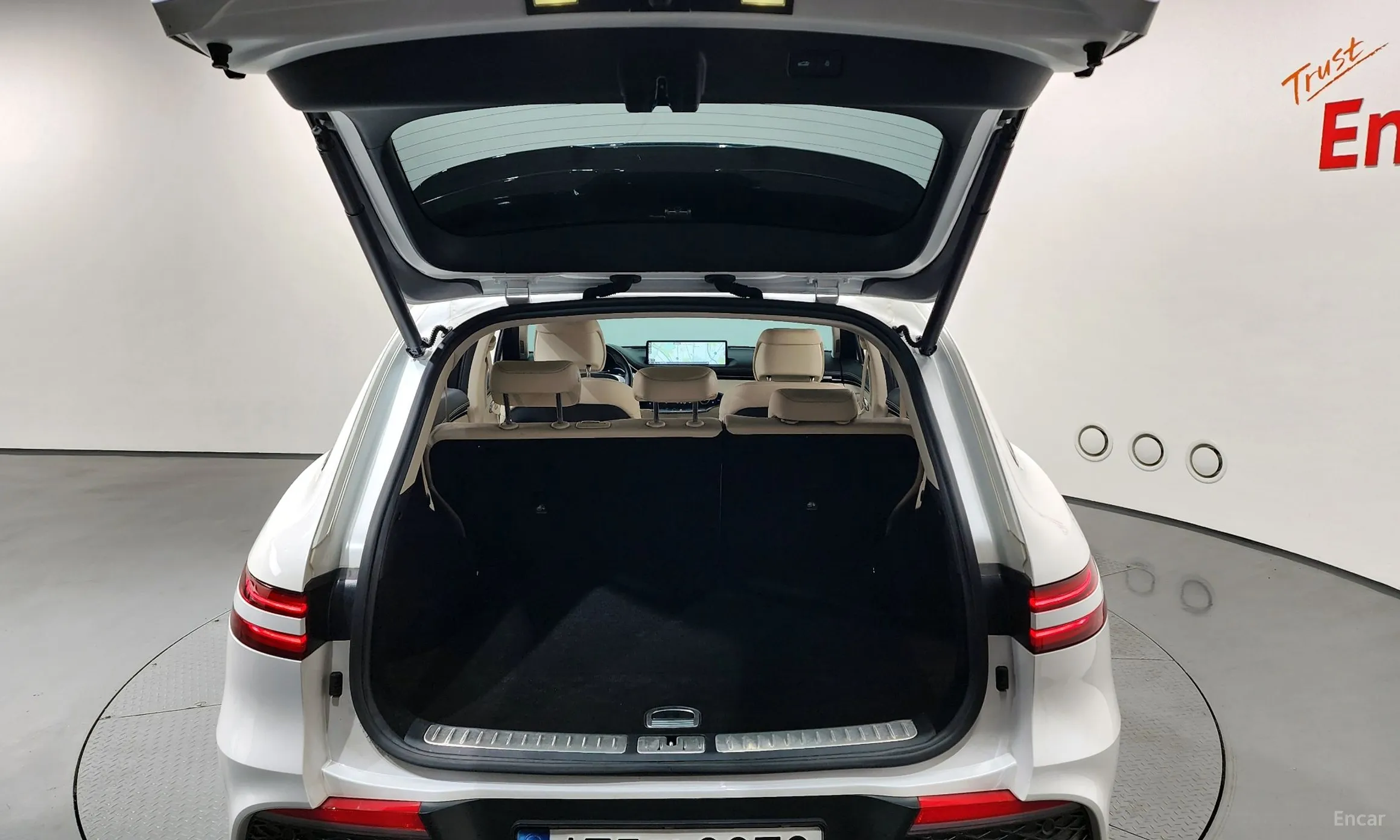 Genesis GV70 превью 20