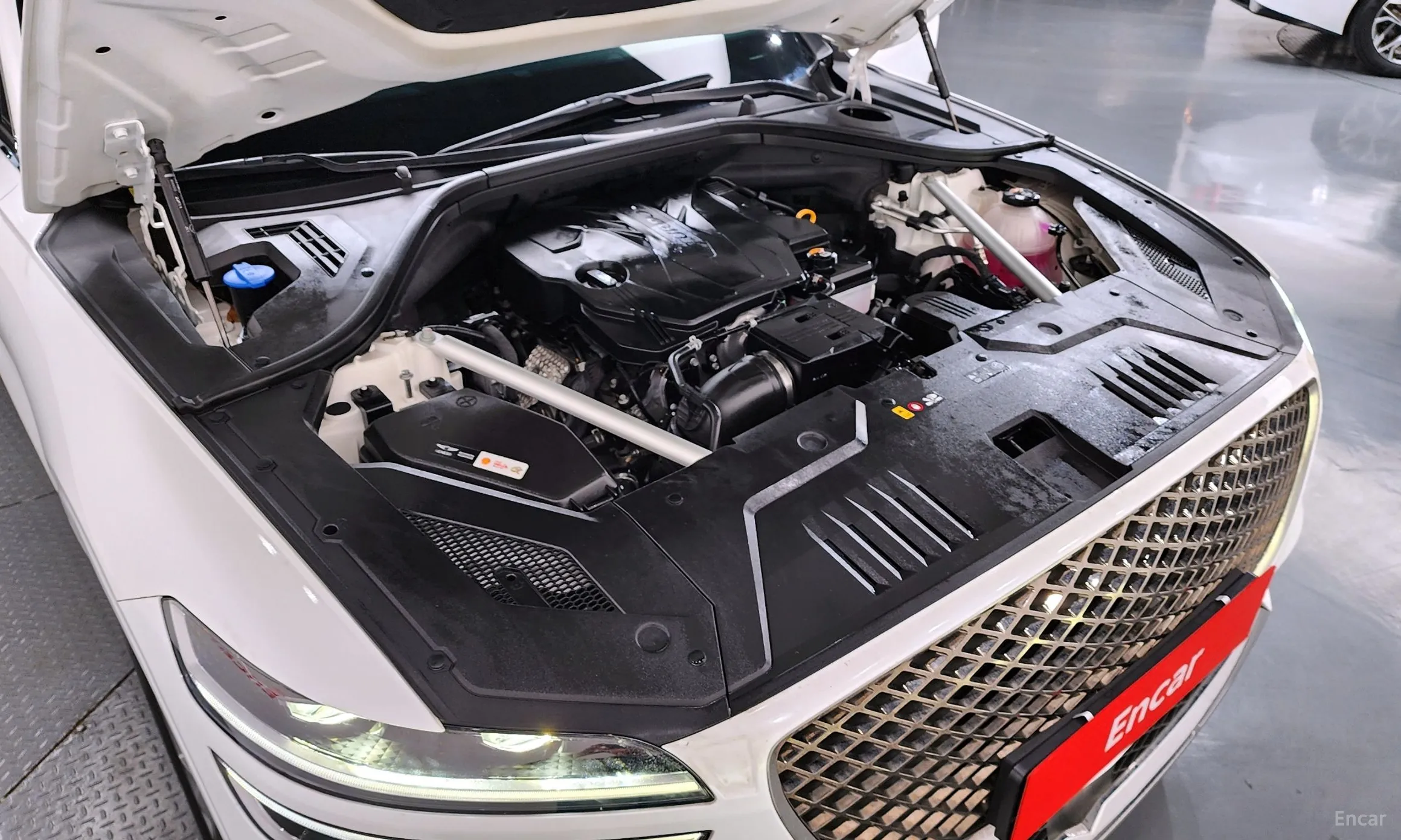 Genesis GV70 превью 6