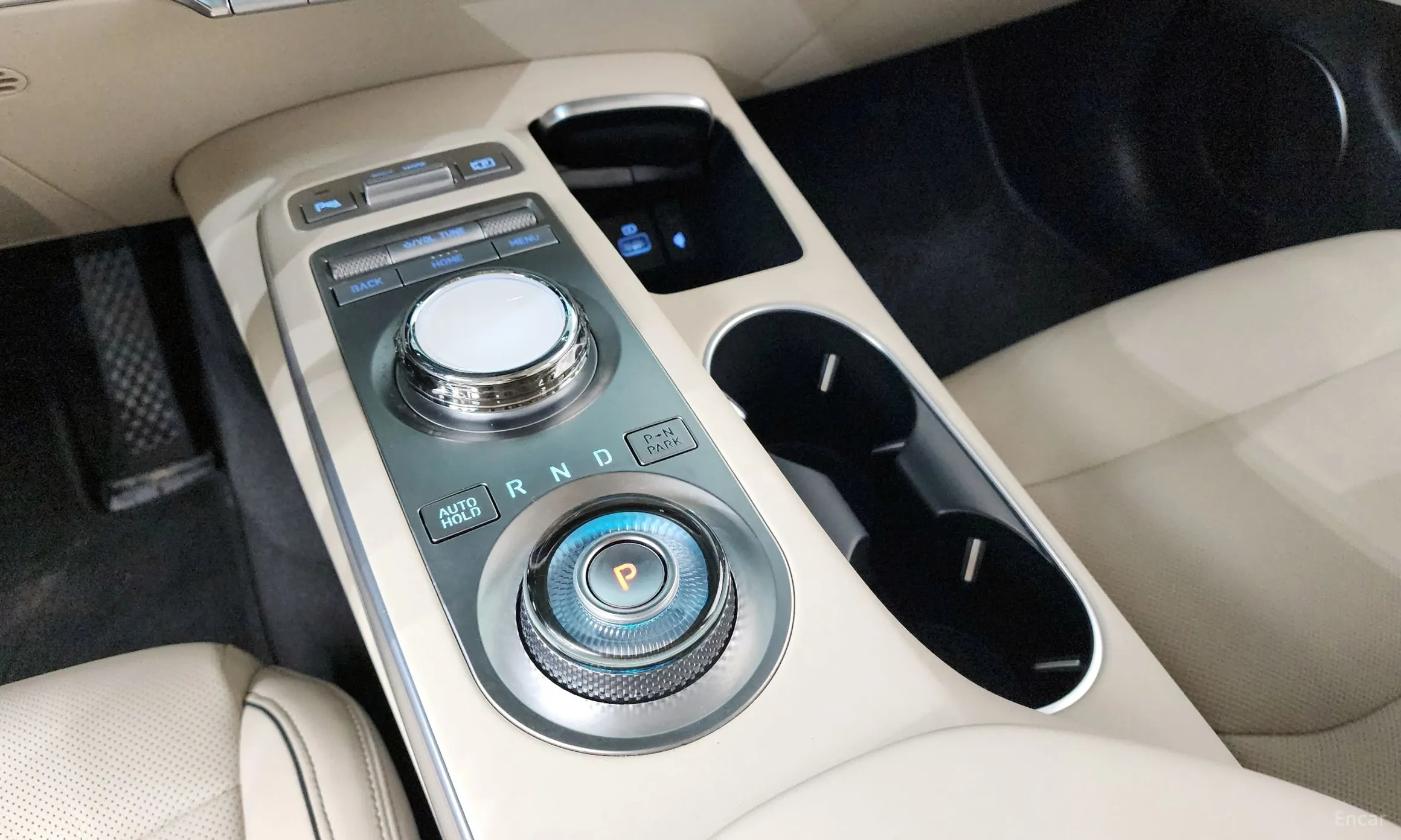 Genesis GV70 превью 9