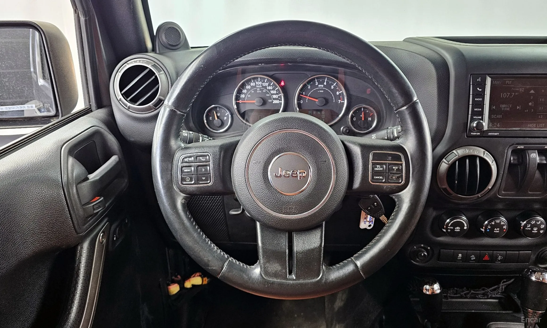 Jeep Wrangler (JK) превью 13