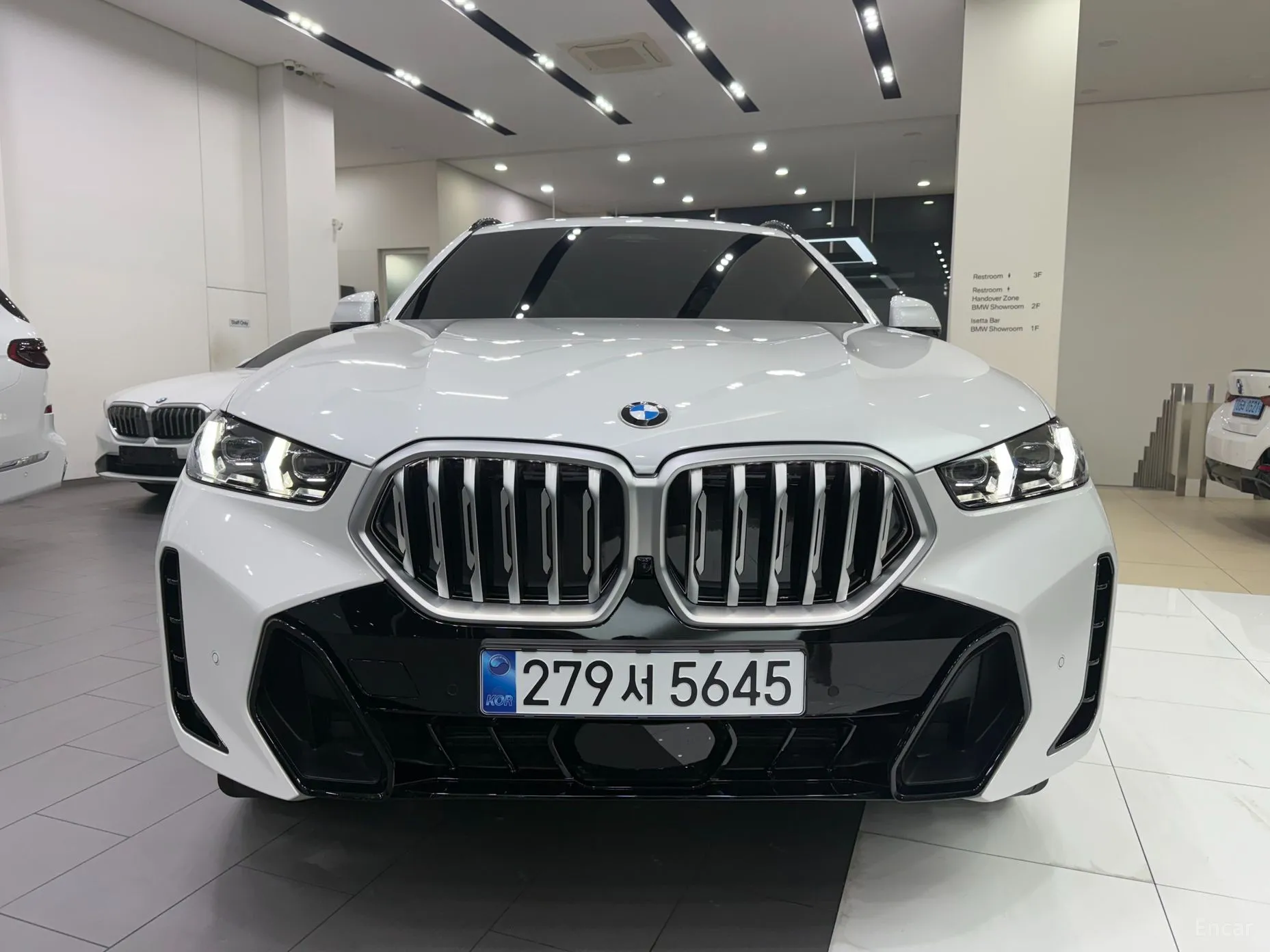X6 (G06)