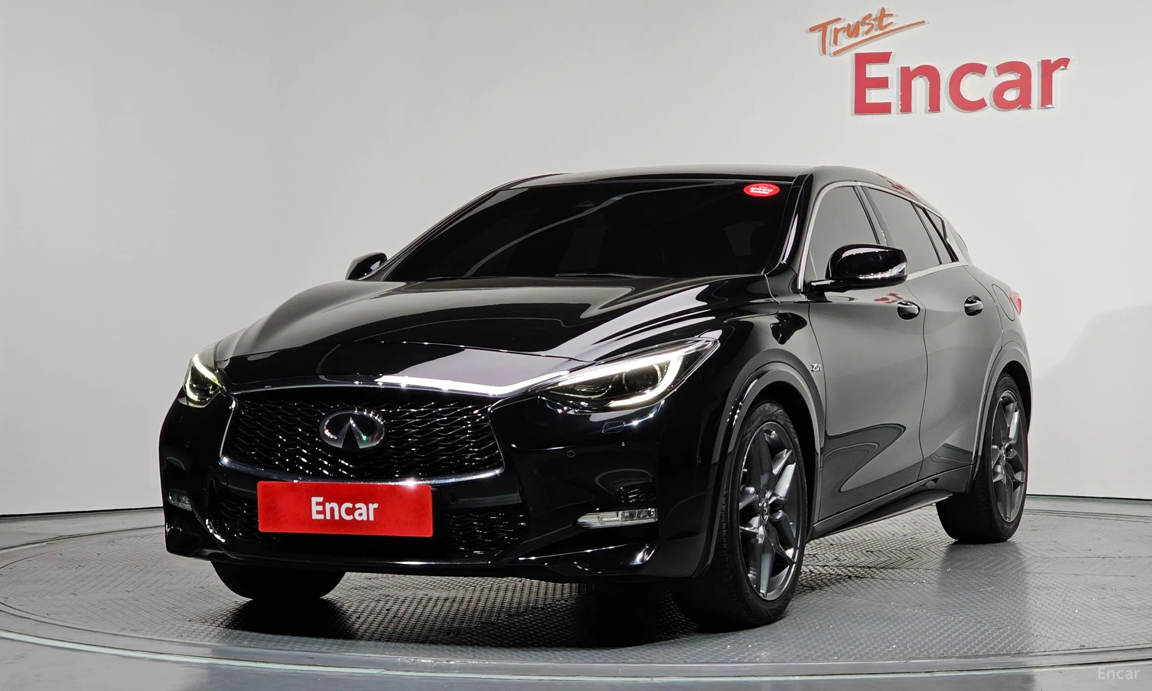Infiniti Q30