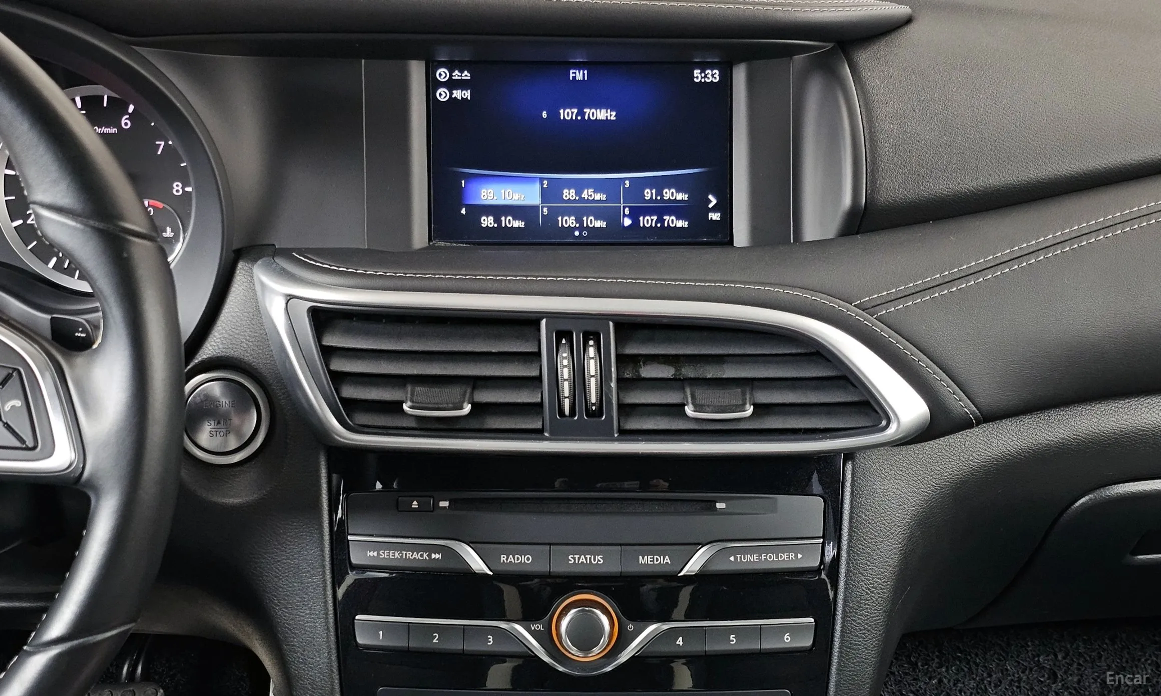 Infiniti Q30 превью 14