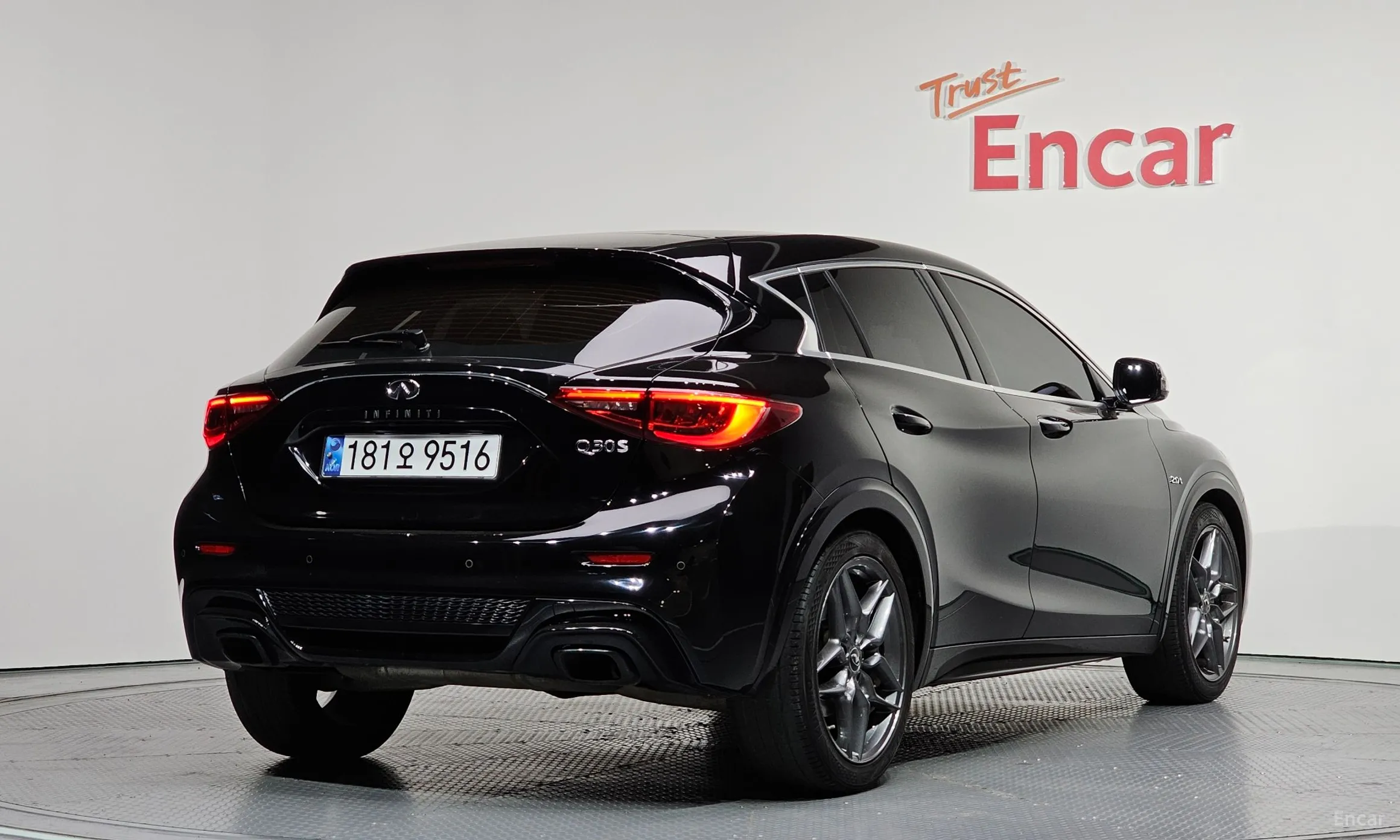Infiniti Q30