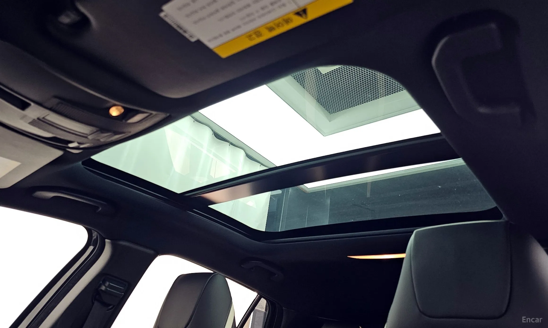 Infiniti Q30 превью 18