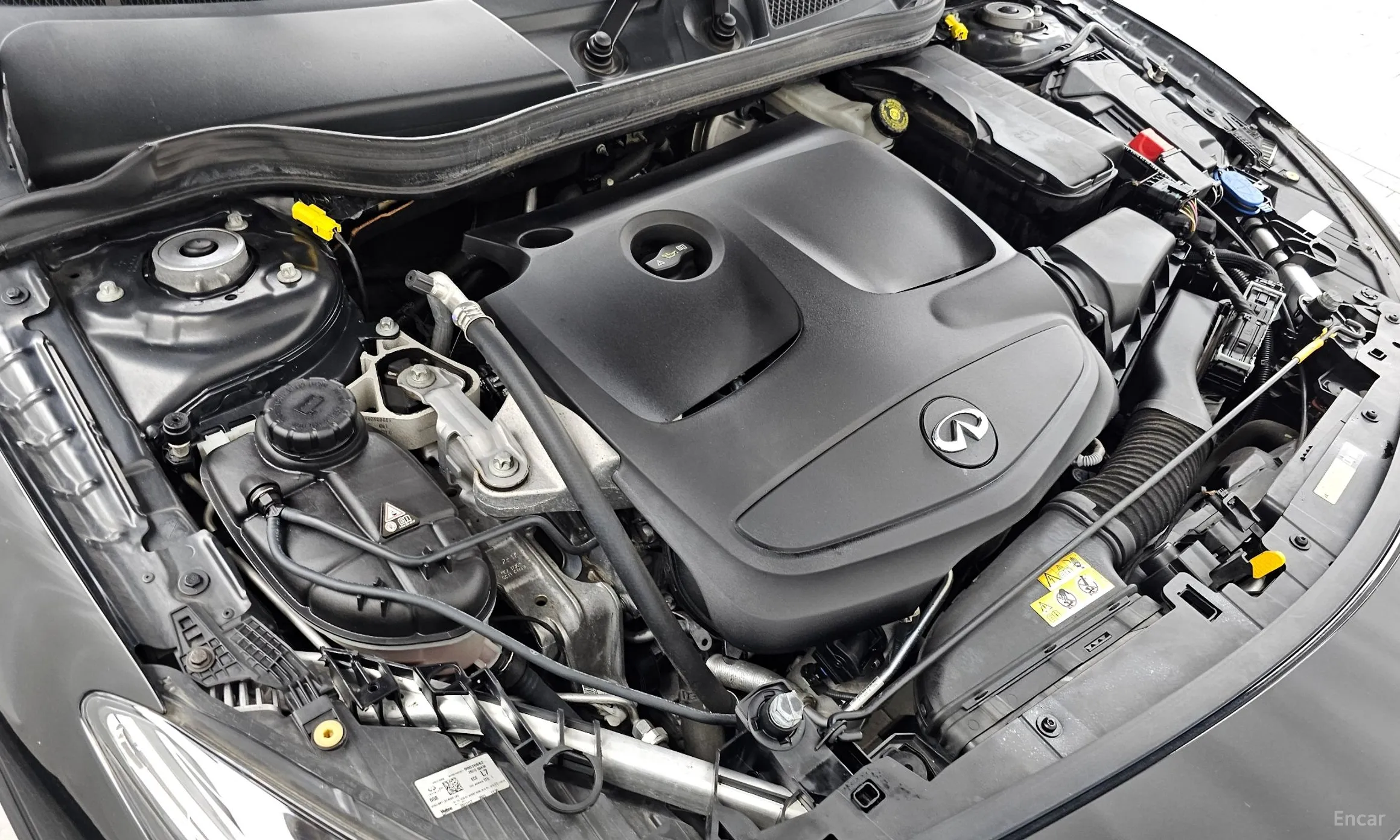 Infiniti Q30 превью 6