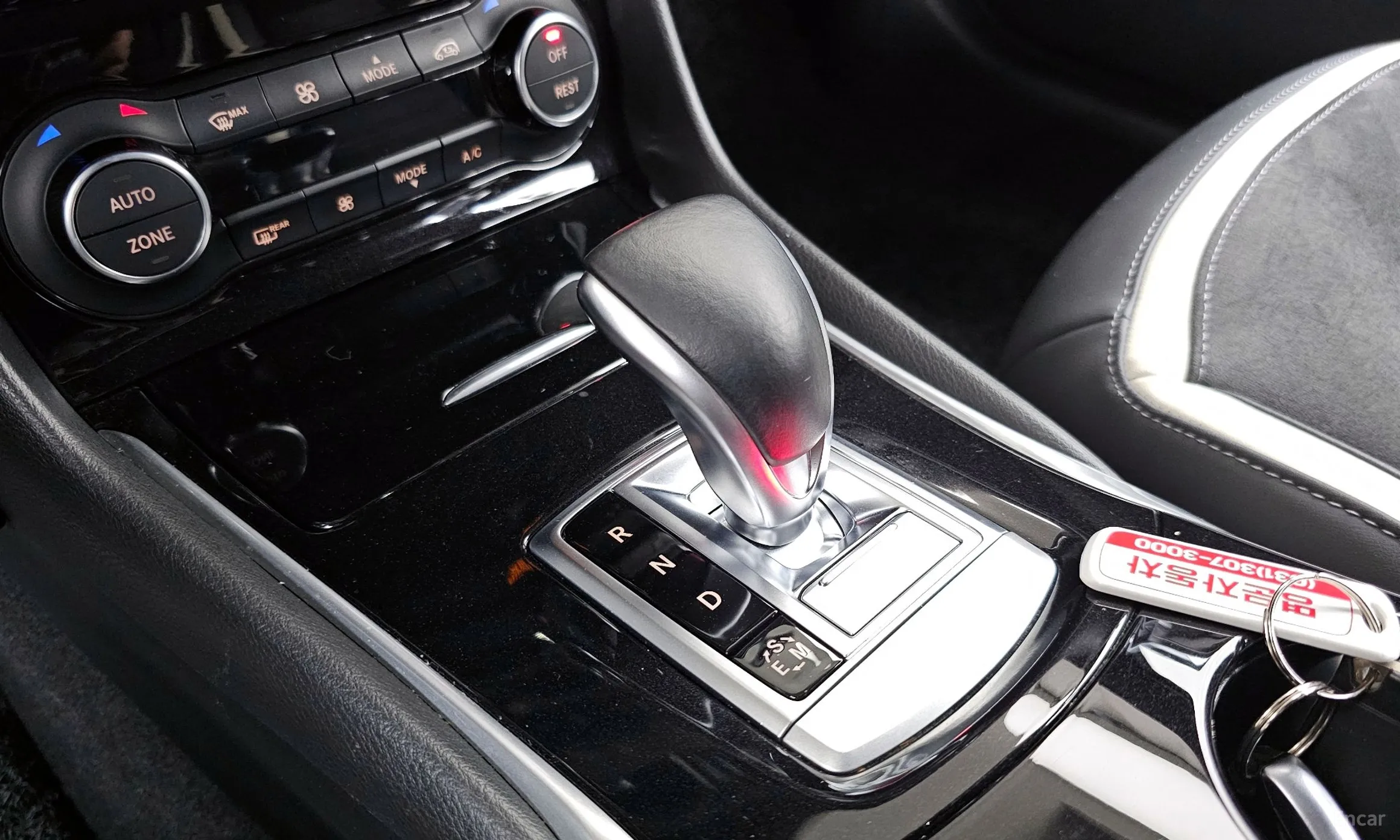 Infiniti Q30 превью 9