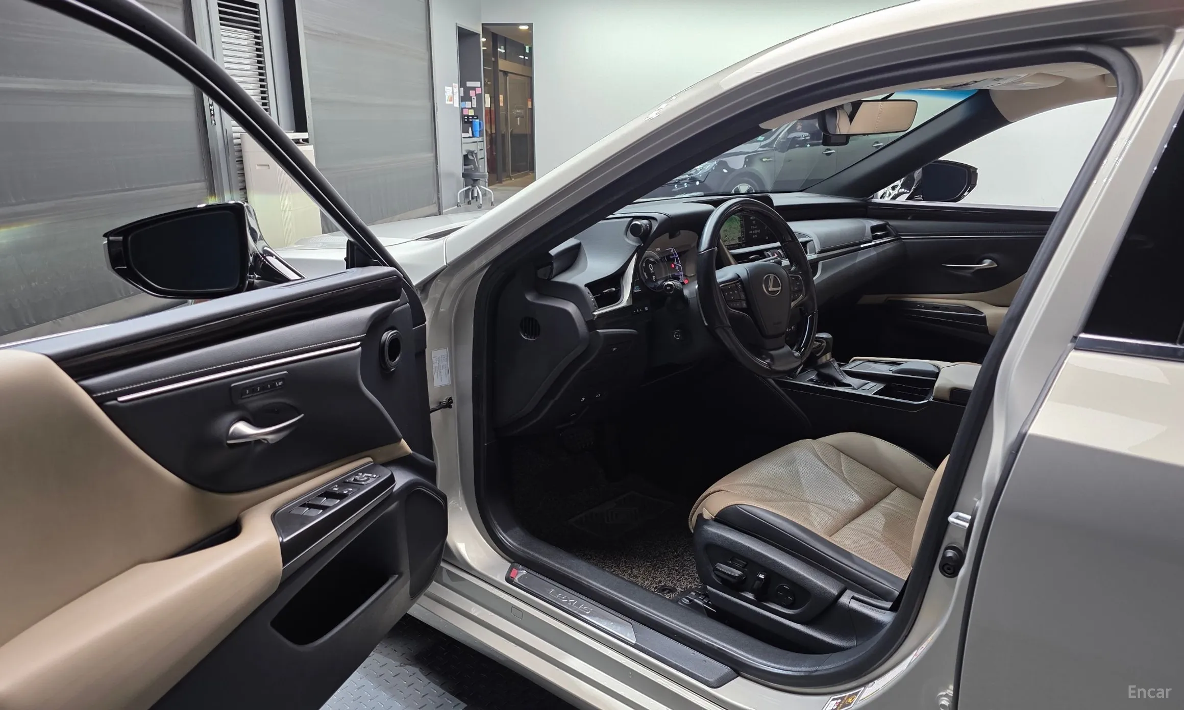 Lexus ES300h 7th Generation превью 10