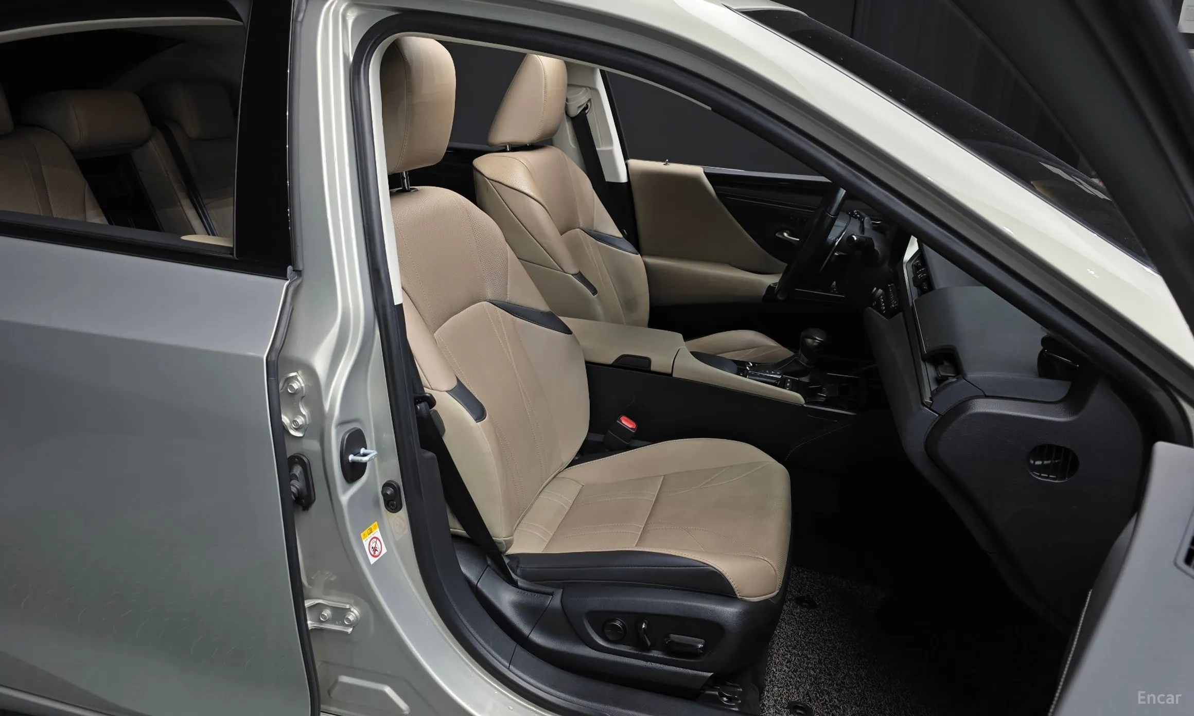 Lexus ES300h 7th Generation превью 12