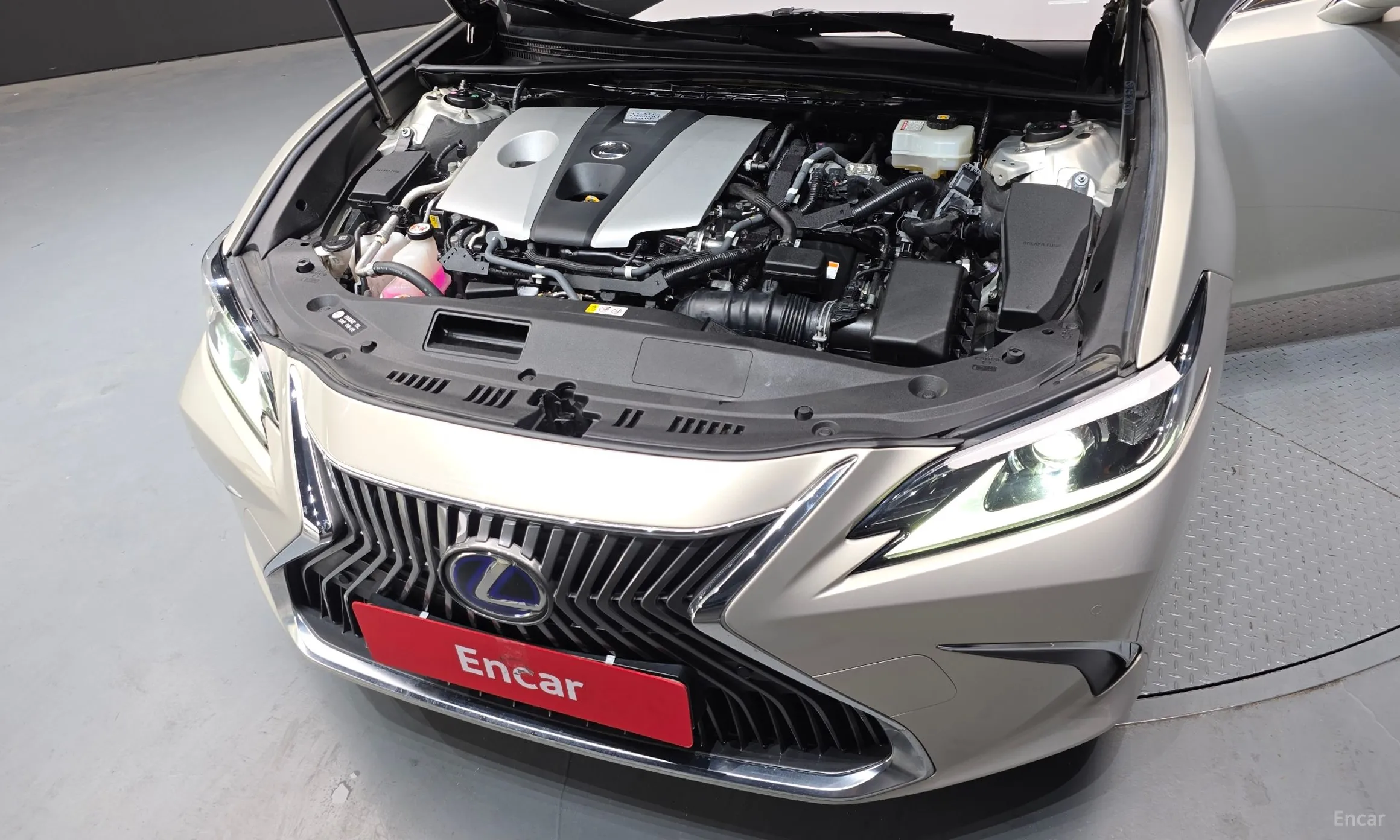 Lexus ES300h 7th Generation превью 6