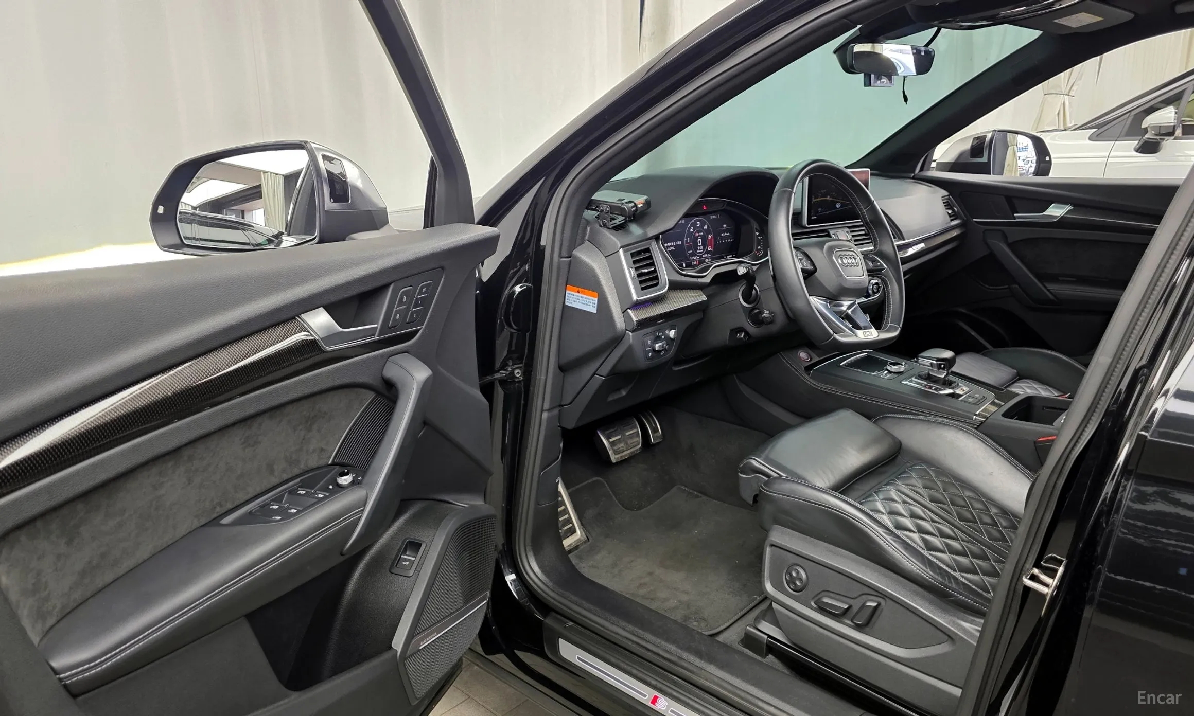 Audi SQ5 (FY) превью 10