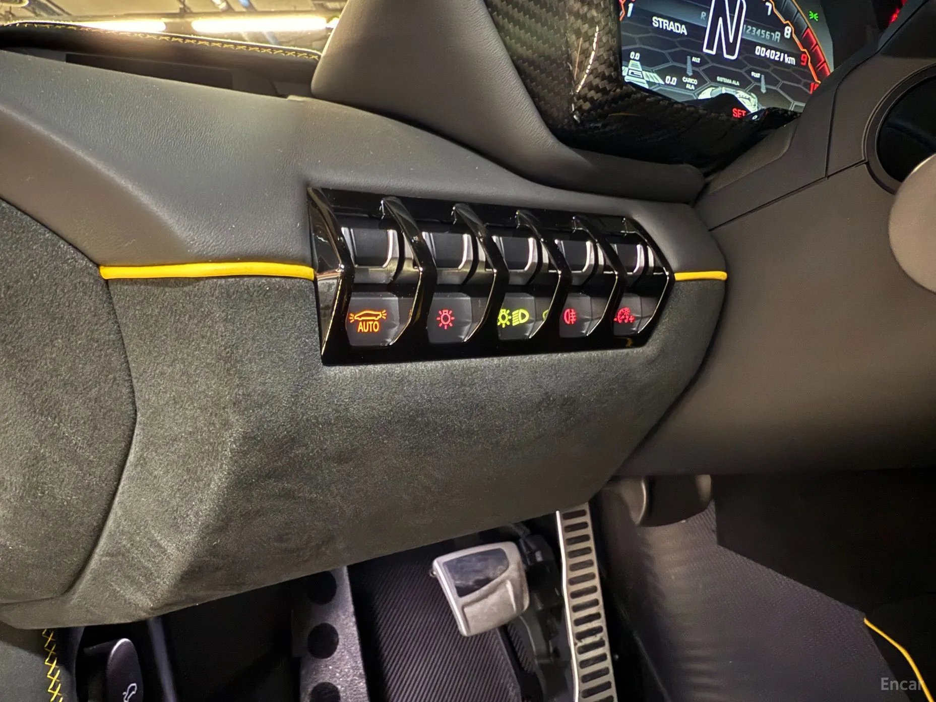 Lamborghini Aventador превью 16