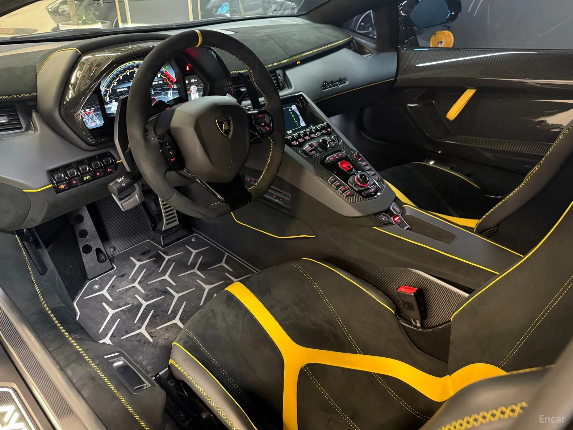 Lamborghini Aventador превью 7