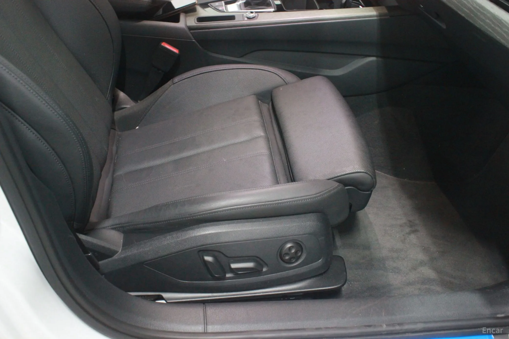 Audi A4 (B9) превью 17