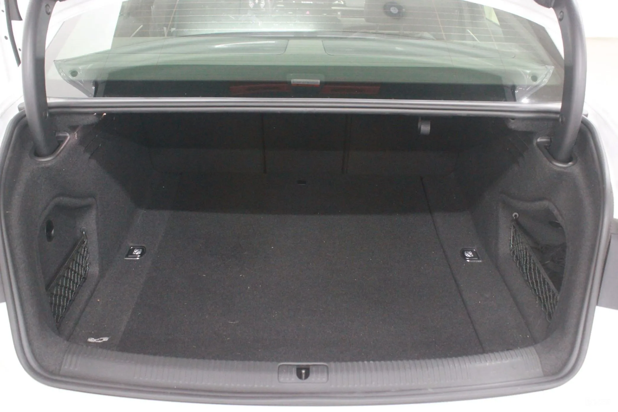 Audi A4 (B9) превью 20