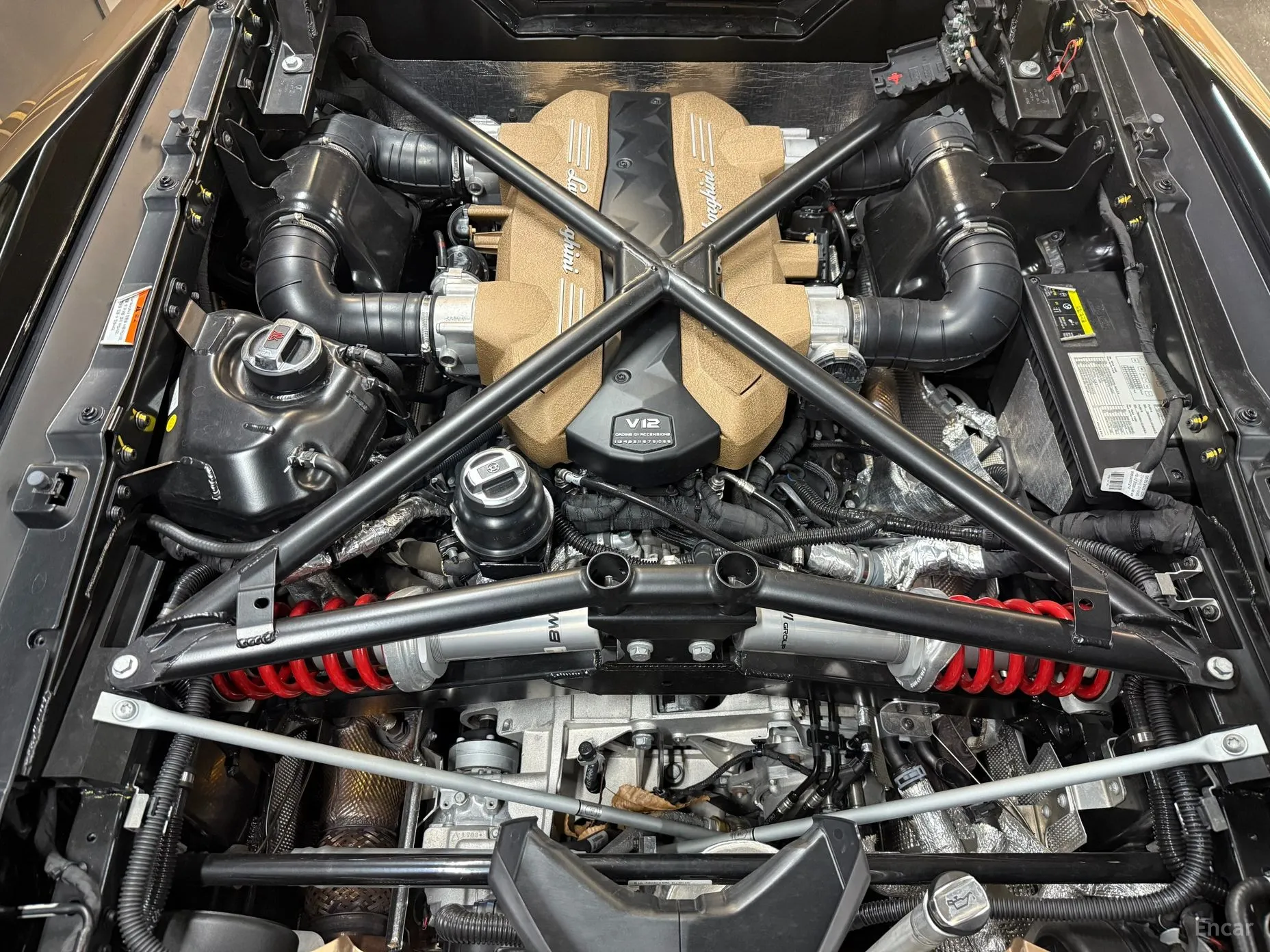 Lamborghini Aventador превью 6