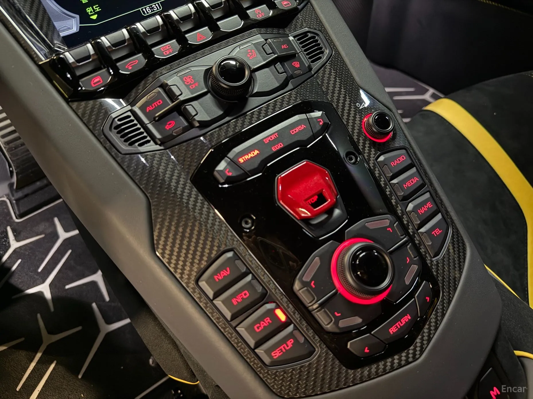 Lamborghini Aventador превью 9