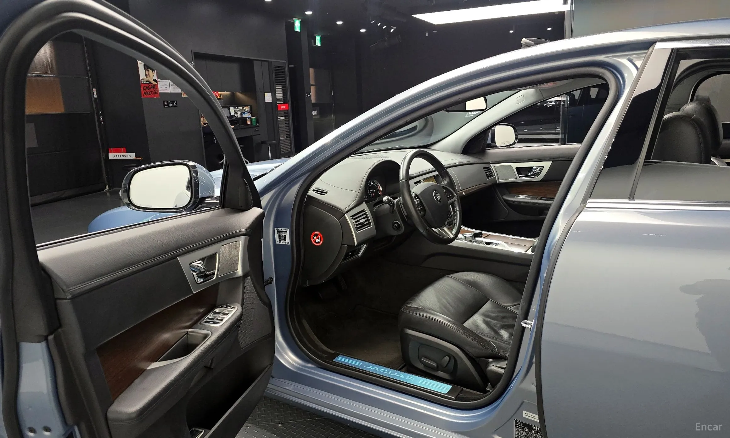 Jaguar New XF превью 10
