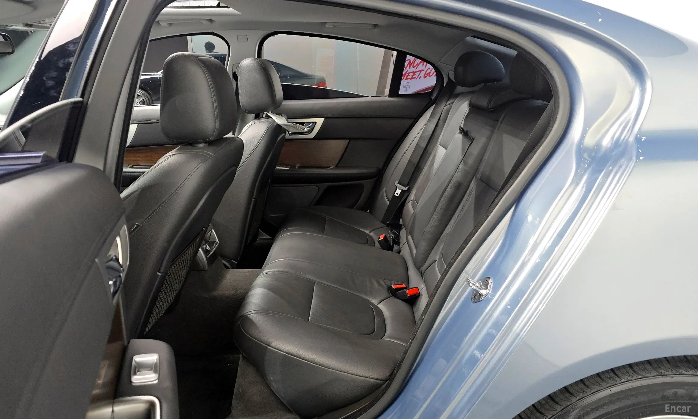 Jaguar New XF превью 11