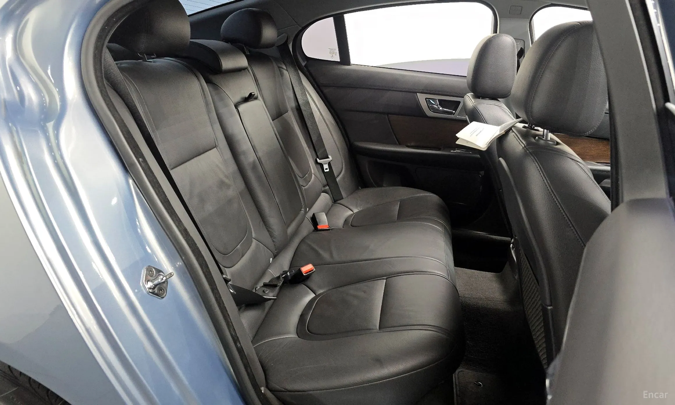 Jaguar New XF превью 12