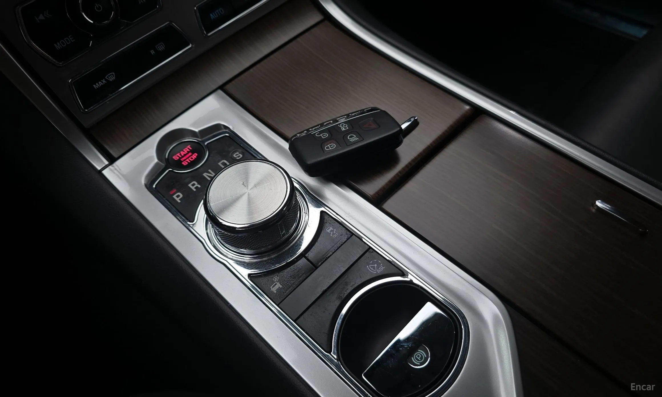 Jaguar New XF превью 9