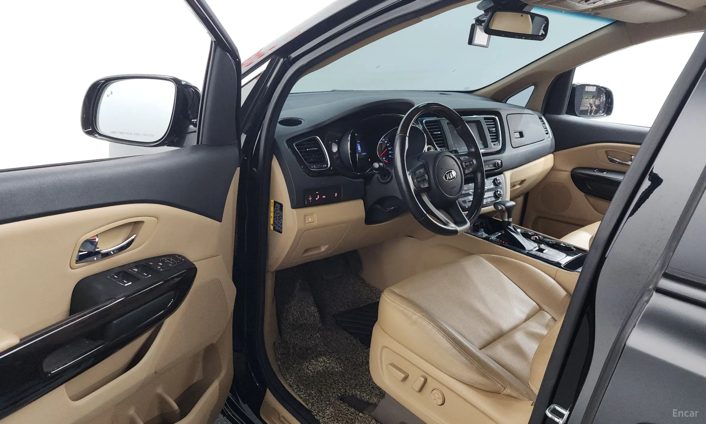 Kia Carnival превью 10