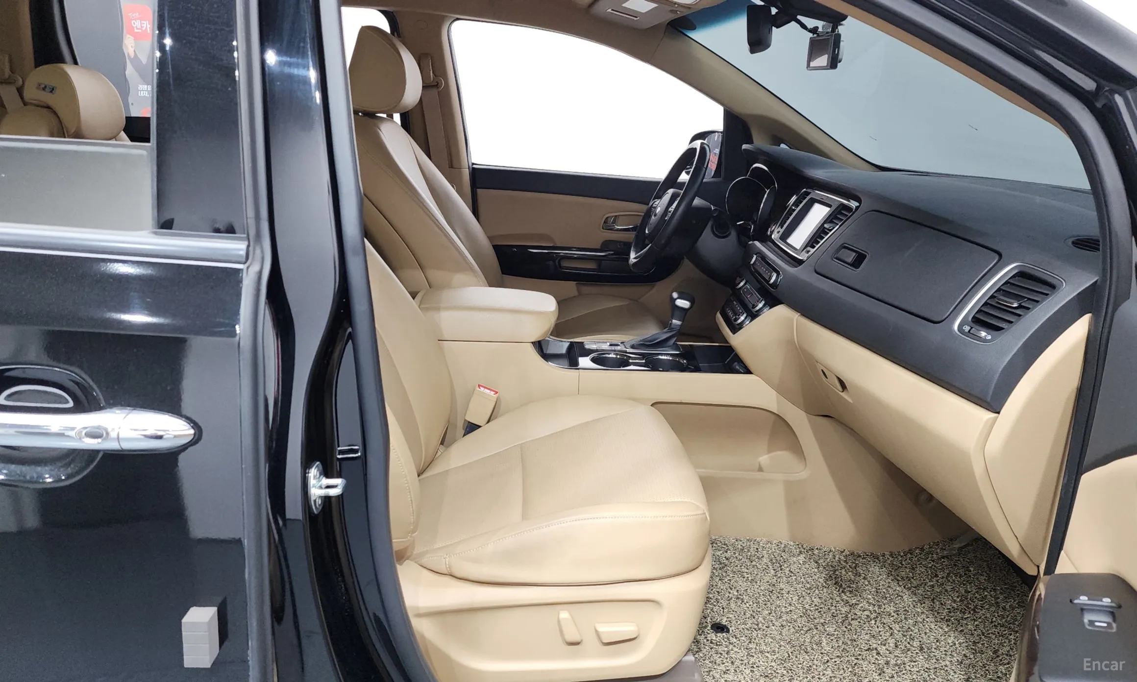 Kia Carnival превью 11